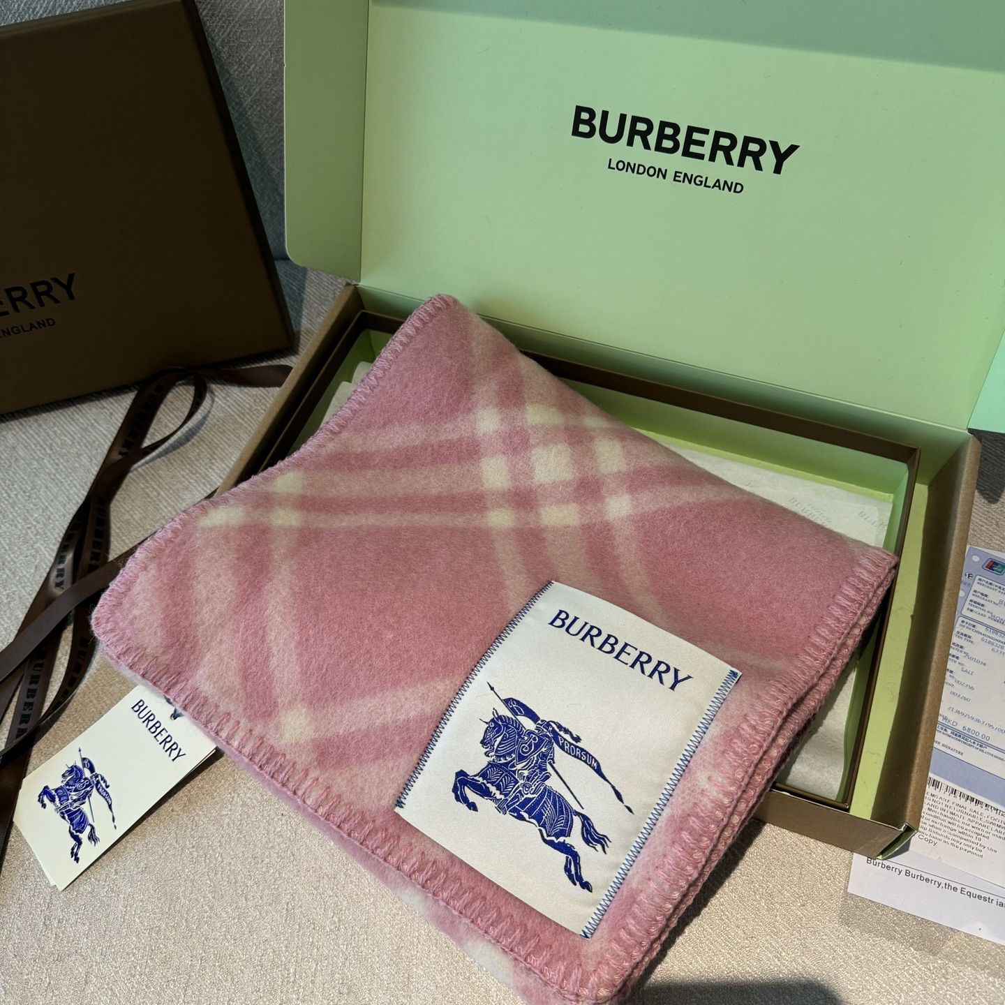 （全智贤同款）Burberry可遇不可求的王炸级单品，绝对是独家级别，工艺与材料完全与正品无区别，粗犷耐