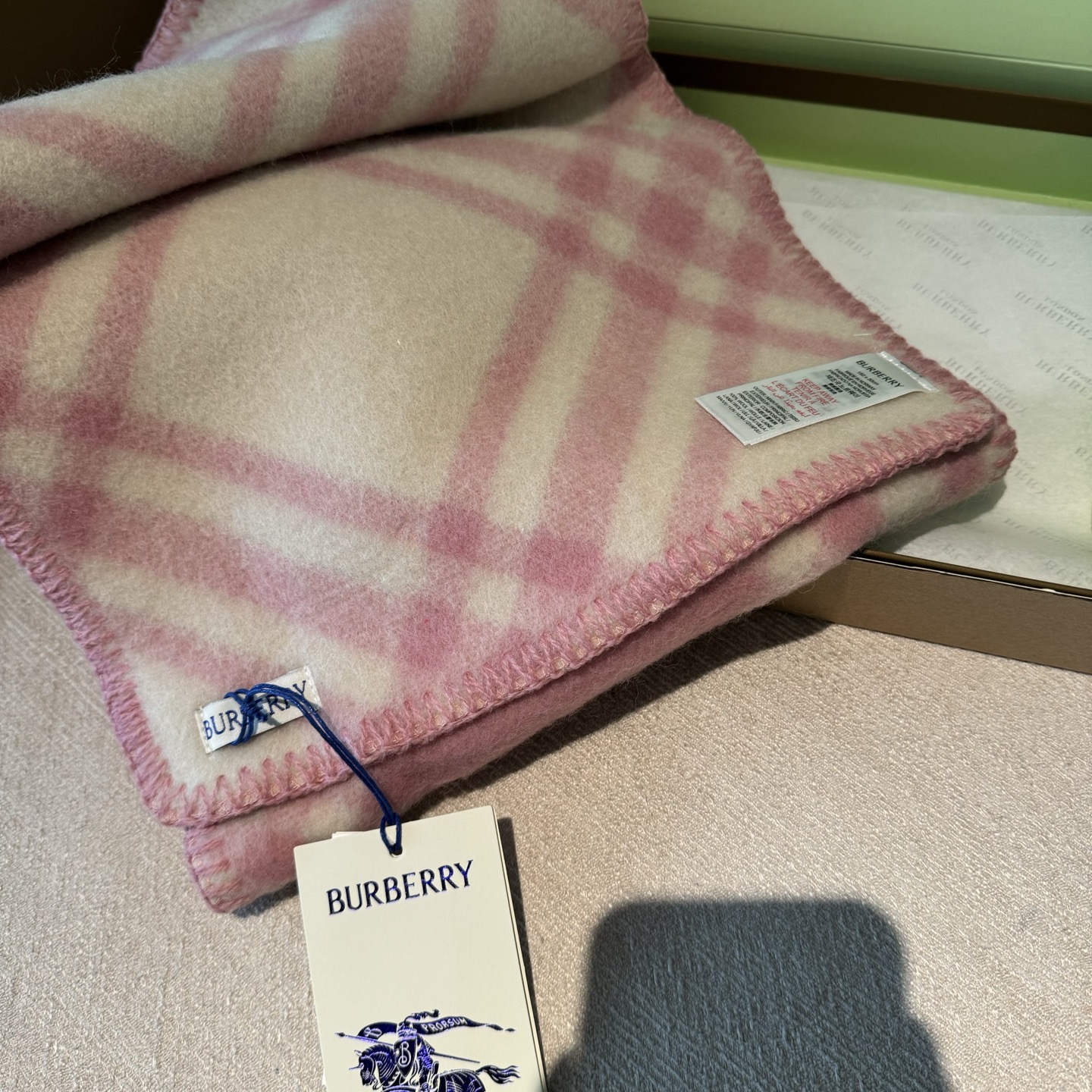 （全智贤同款）Burberry可遇不可求的王炸级单品，绝对是独家级别，工艺与材料完全与正品无区别，粗犷耐