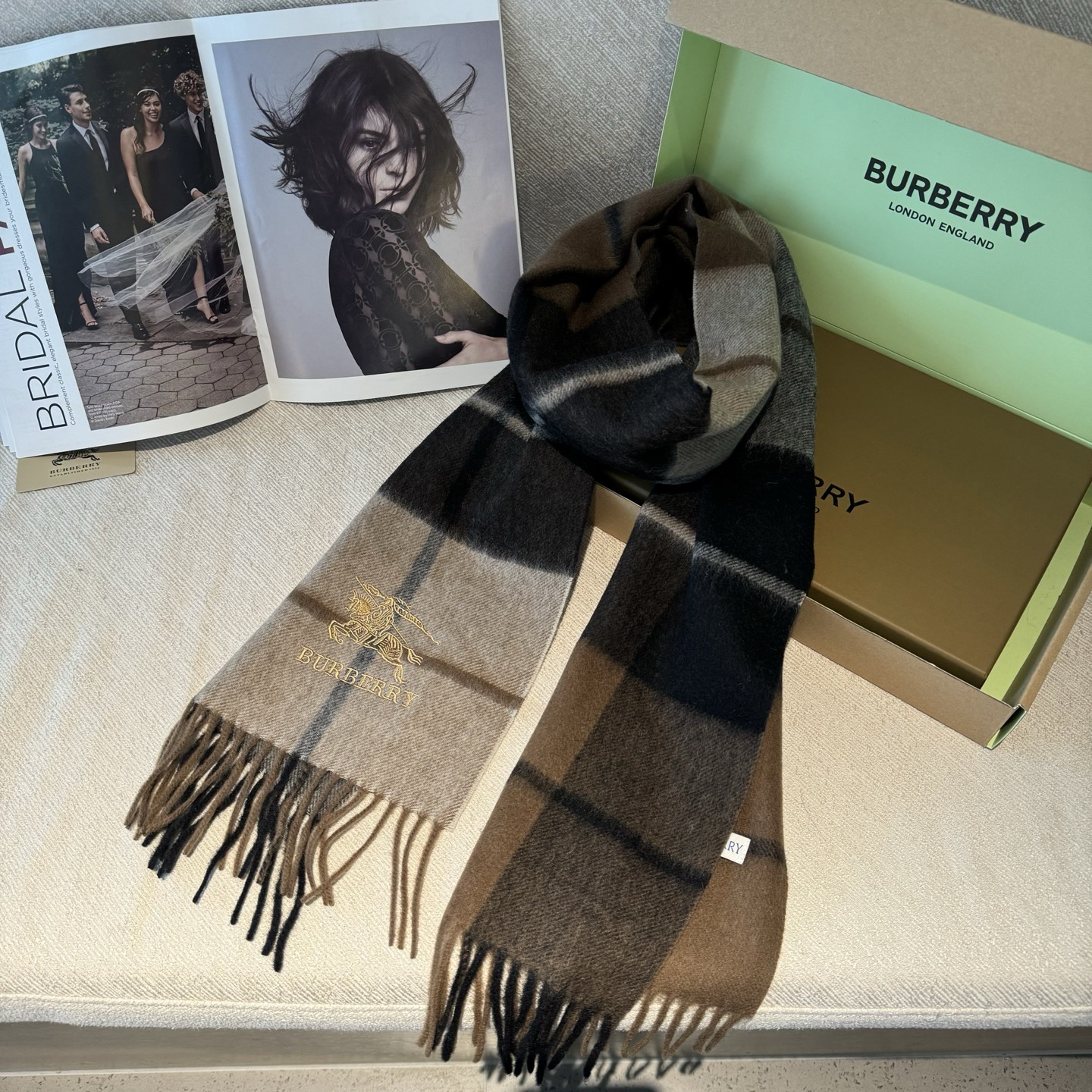 🆕Burberry · 巴宝莉格子围巾❗️男士福利 好看的要疯掉了，太有型太有魅力了❗️❗️非常斯文时尚