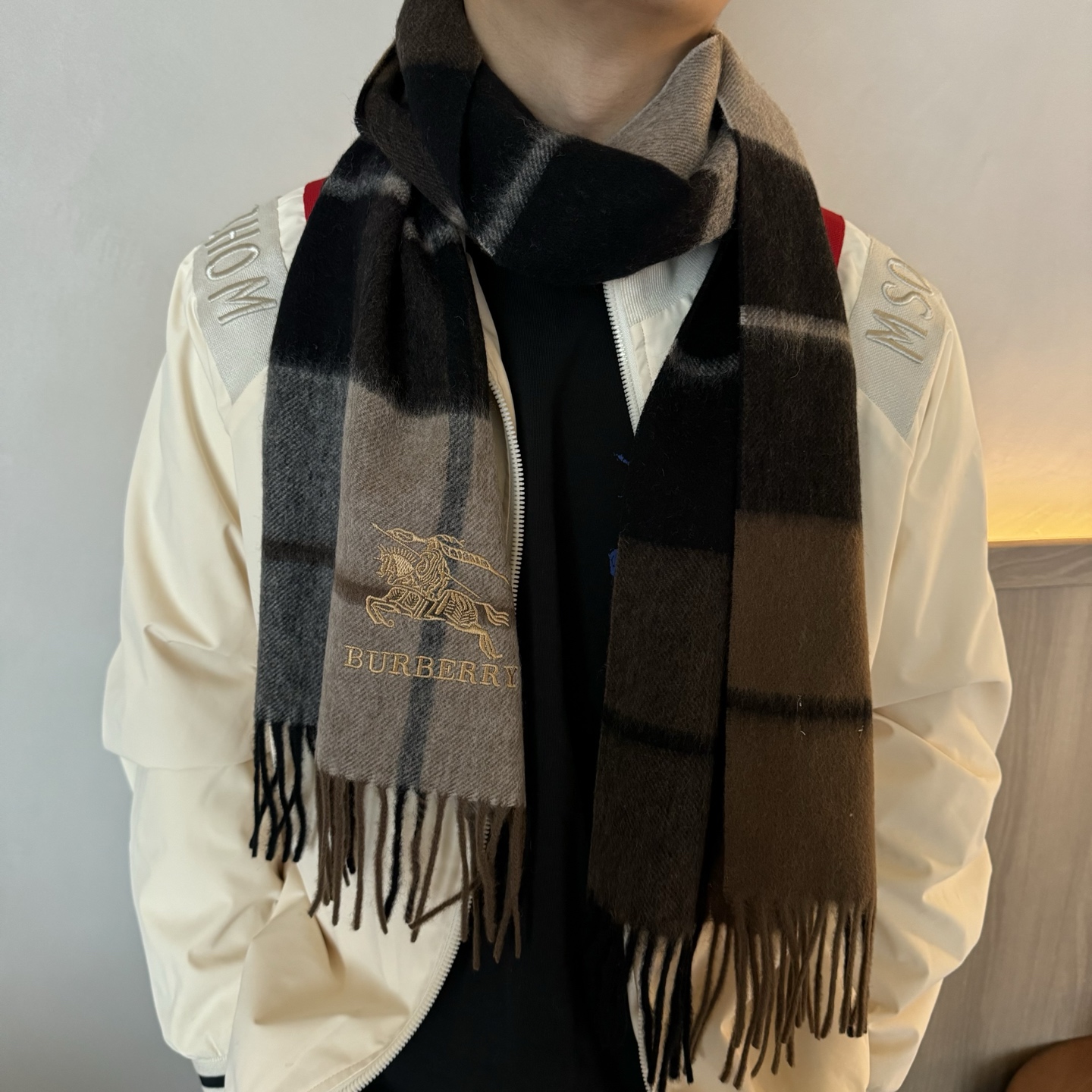 🆕Burberry · 巴宝莉格子围巾❗️男士福利 好看的要疯掉了，太有型太有魅力了❗️❗️非常斯文时尚