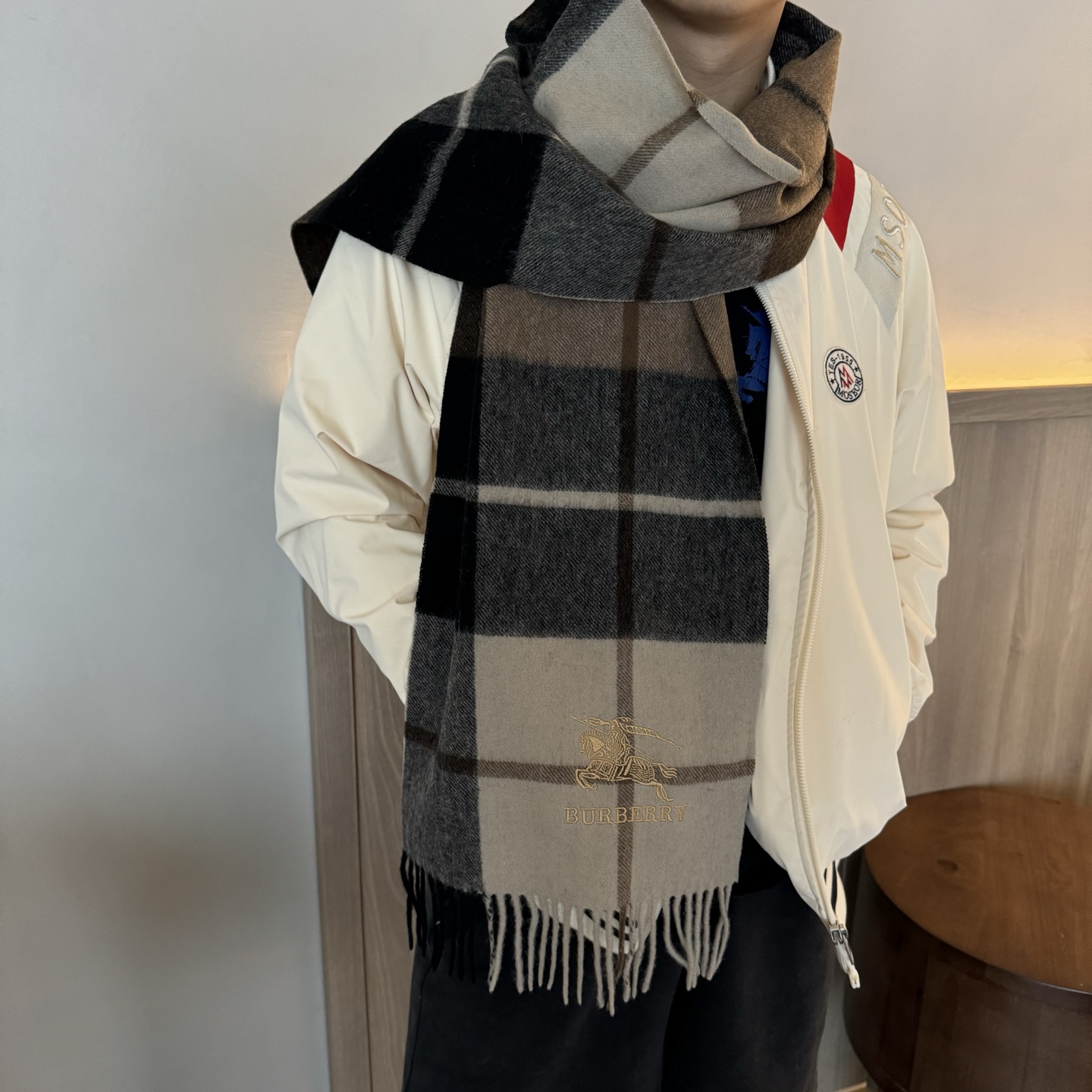 🆕Burberry · 巴宝莉格子围巾❗️男士福利 好看的要疯掉了，太有型太有魅力了❗️❗️非常斯文时尚