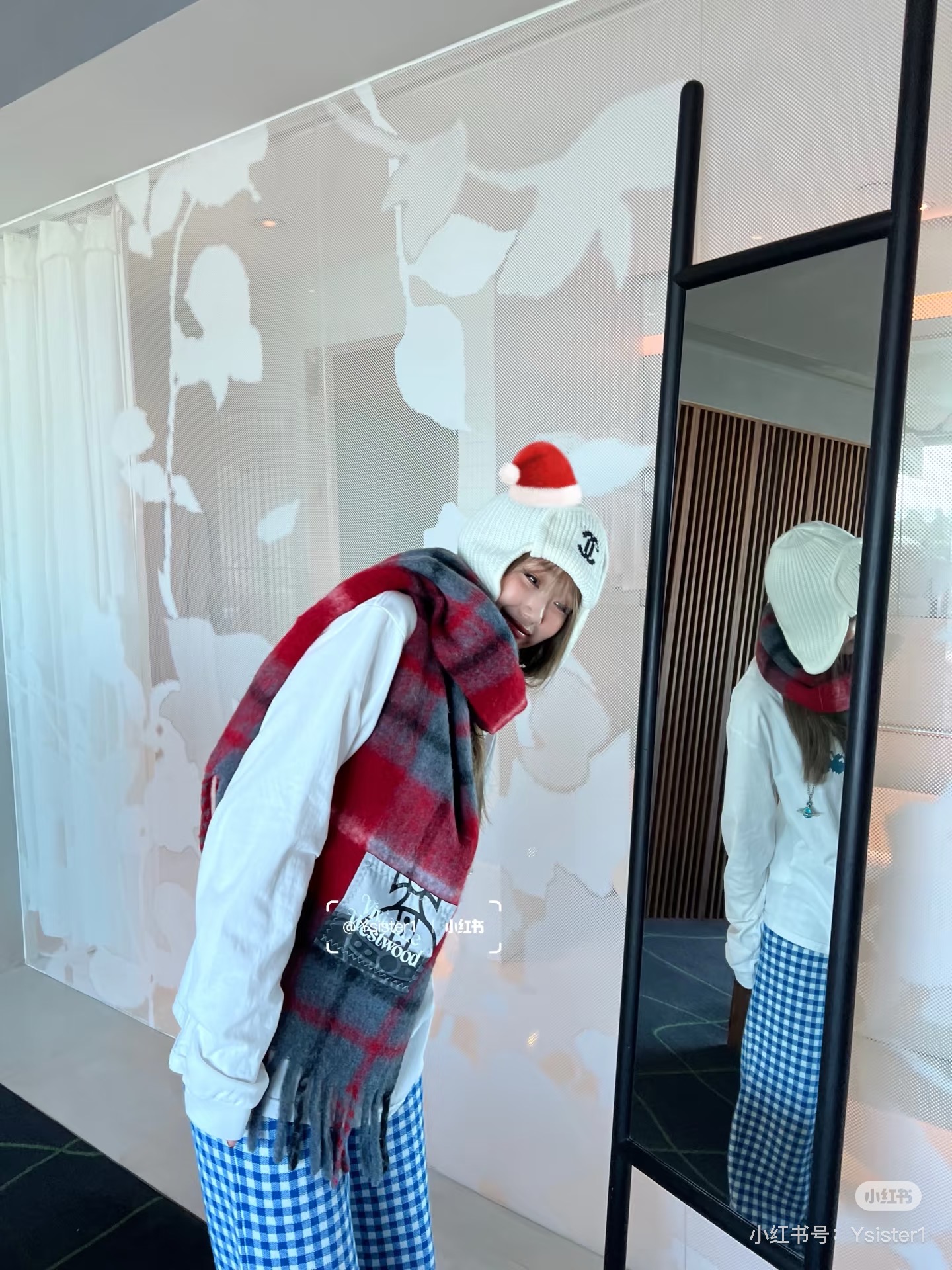 新款到货‼️𝐕𝐢𝐯𝐢𝐞𝐧𝐧𝐞 𝐖𝐞𝐬𝐭𝐰𝐨𝐨𝐝🪐✨经典大土星马海毛围巾 vivienne westwoo