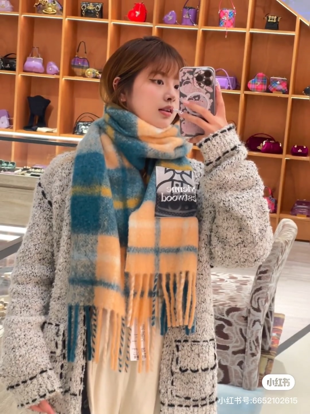 新款到货‼️𝐕𝐢𝐯𝐢𝐞𝐧𝐧𝐞 𝐖𝐞𝐬𝐭𝐰𝐨𝐨𝐝🪐✨经典大土星马海毛围巾 vivienne westwoo