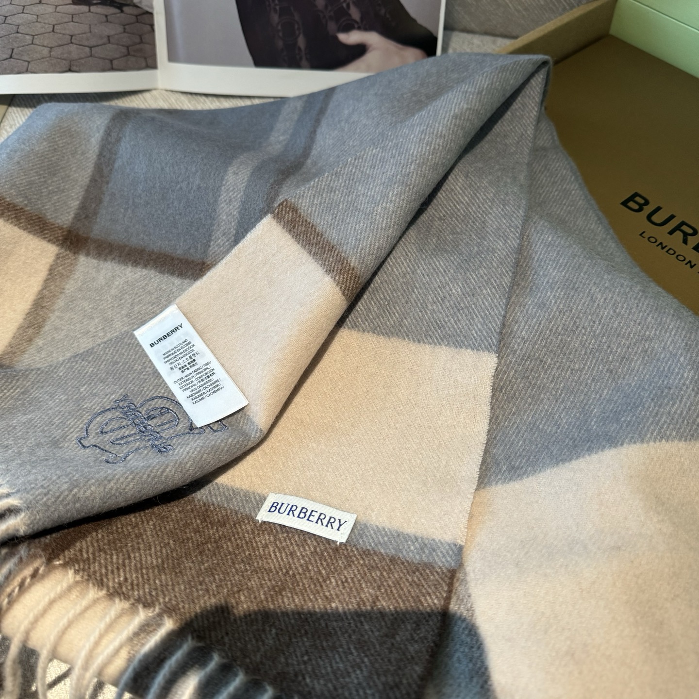 巴宝莉 【男女围巾】怒赞自留，难得的高端男款！家属福利！非常正的围巾~面料大爱，非常柔软细腻舒服，轻度水