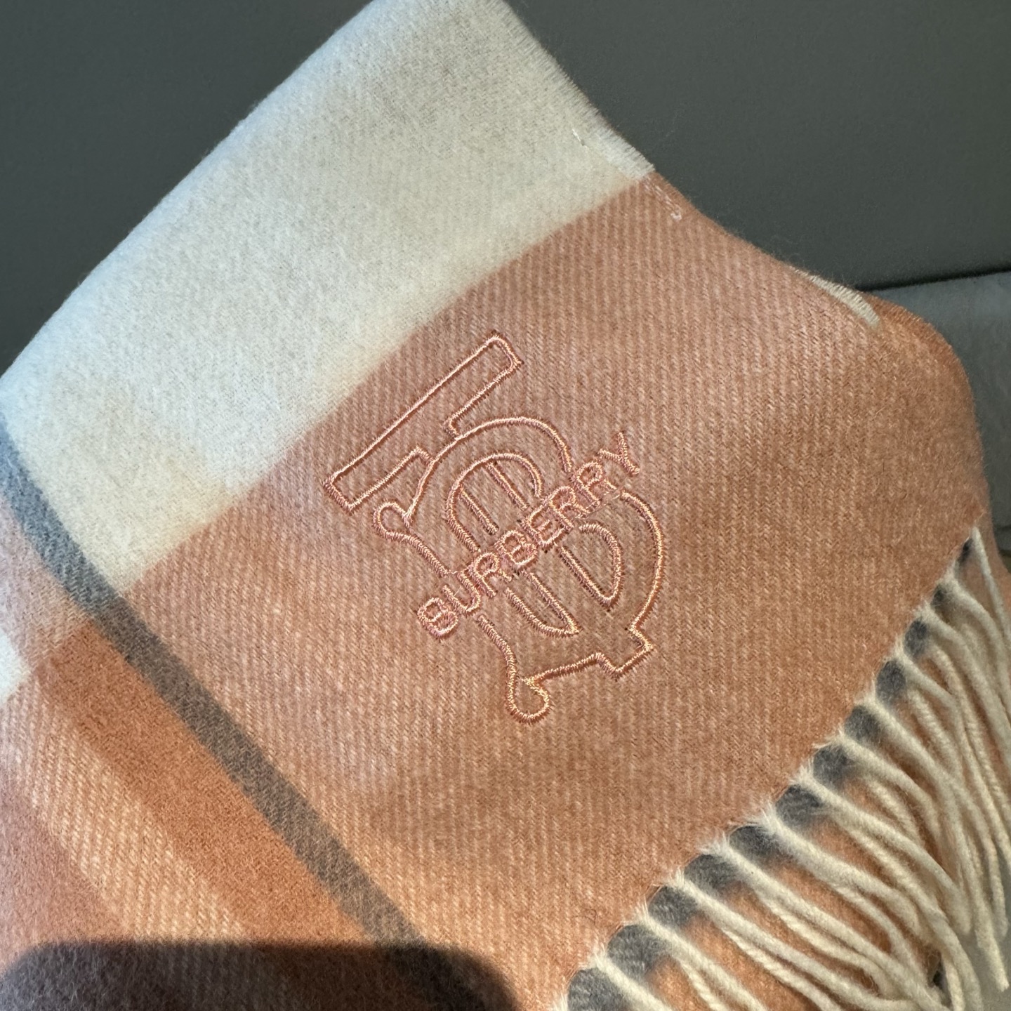 巴宝莉 【男女围巾】怒赞自留，难得的高端男款！家属福利！非常正的围巾~面料大爱，非常柔软细腻舒服，轻度水