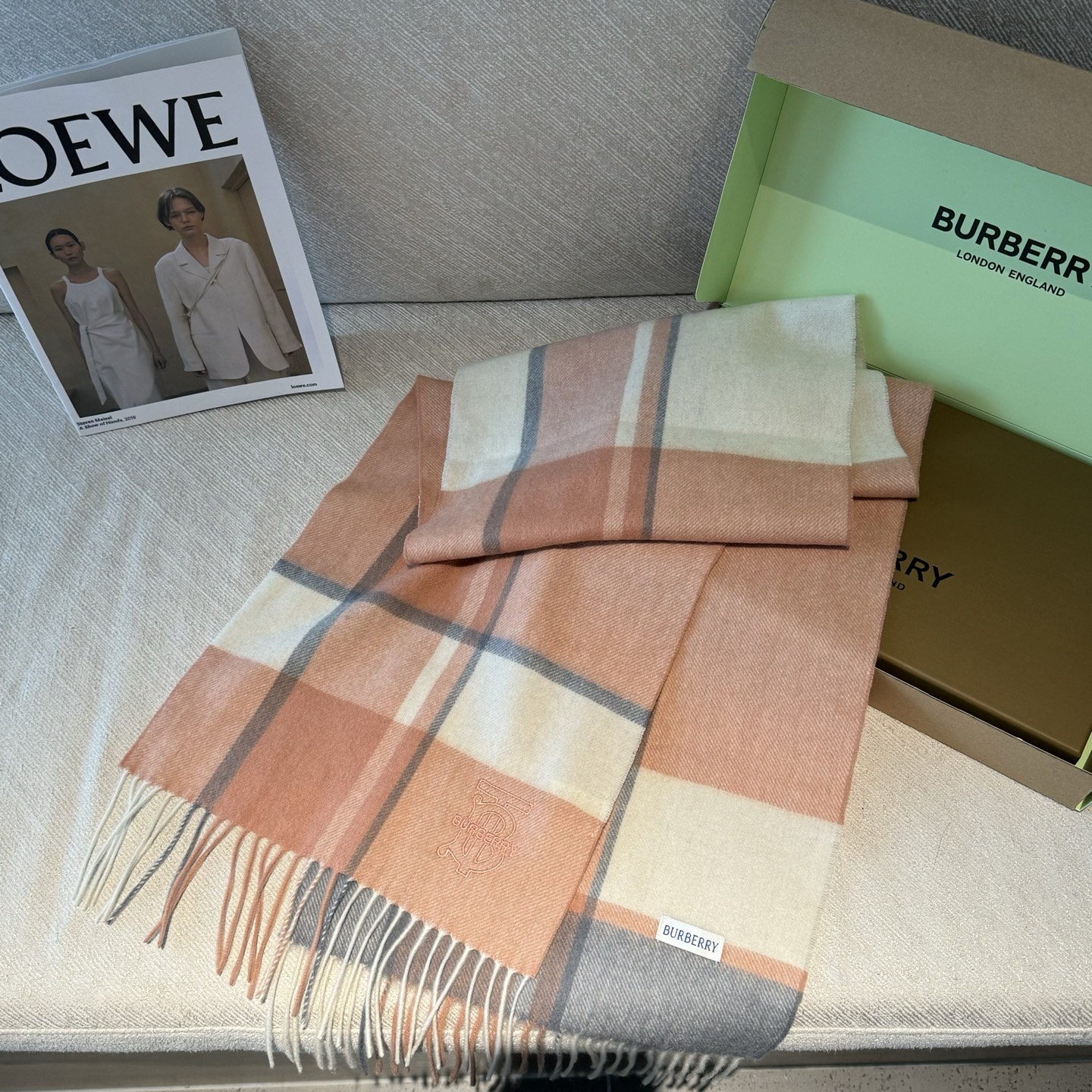 巴宝莉 【男女围巾】怒赞自留，难得的高端男款！家属福利！非常正的围巾~面料大爱，非常柔软细腻舒服，轻度水