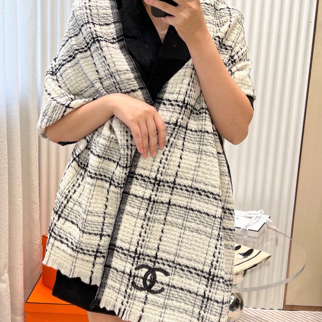 CHANEL羊绒长巾👏💙顶级原单正品旷世绝美【小香披肩】羊绒围巾，顶级高端货👼【绝对值得珍藏👍】👏香奈儿