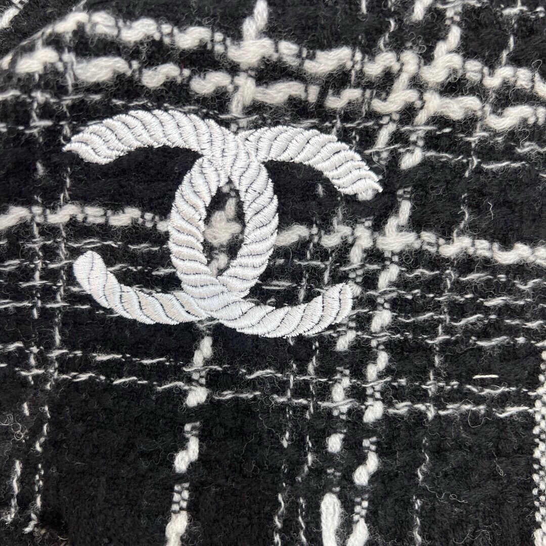 CHANEL羊绒长巾👏💙顶级原单正品旷世绝美【小香披肩】羊绒围巾，顶级高端货👼【绝对值得珍藏👍】👏香奈儿