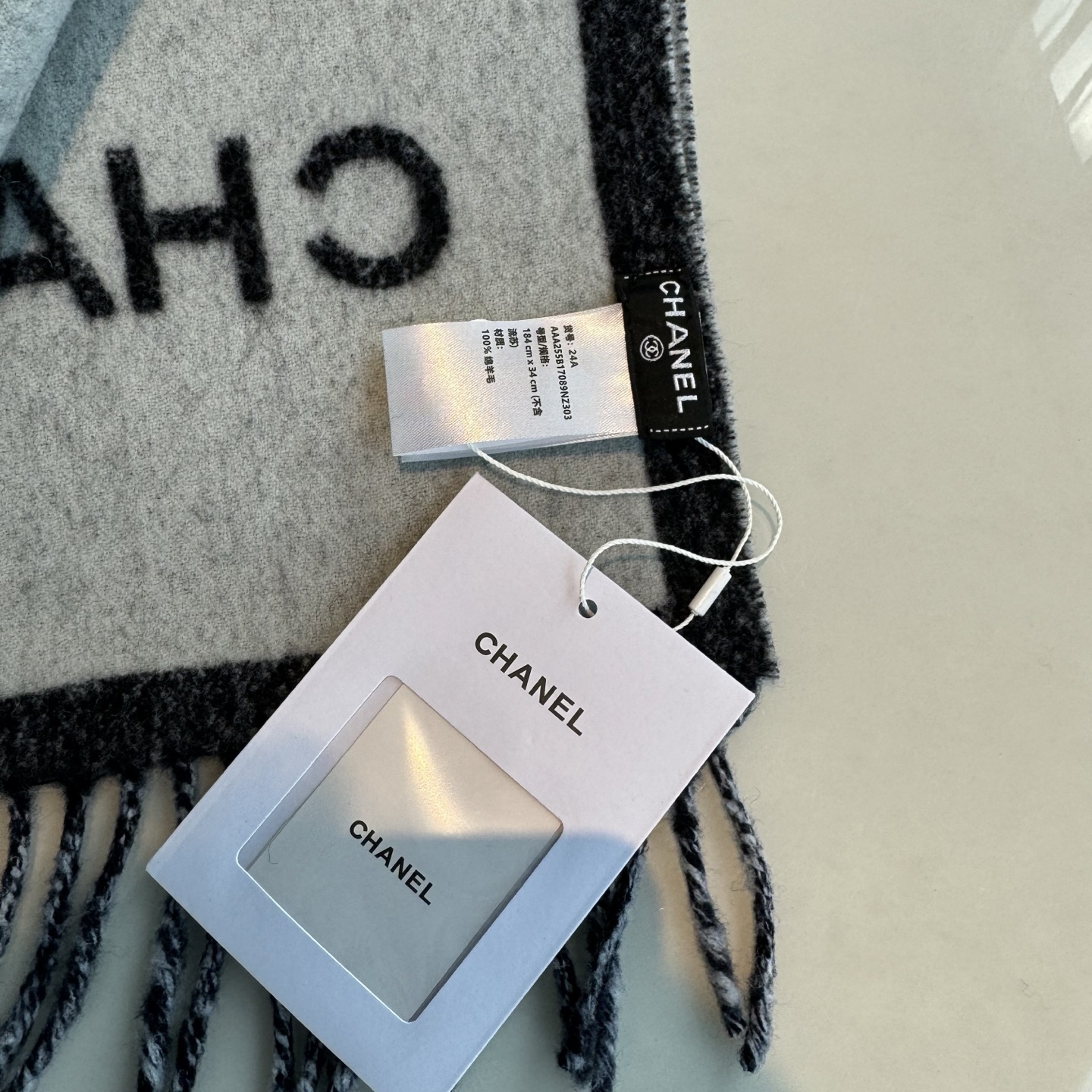 小香专柜最新款💨火爆来袭💥🎊顶级双层色织工艺。此工艺只有纯正代工厂才有的工艺‼️专柜原版紫外线加热感应双