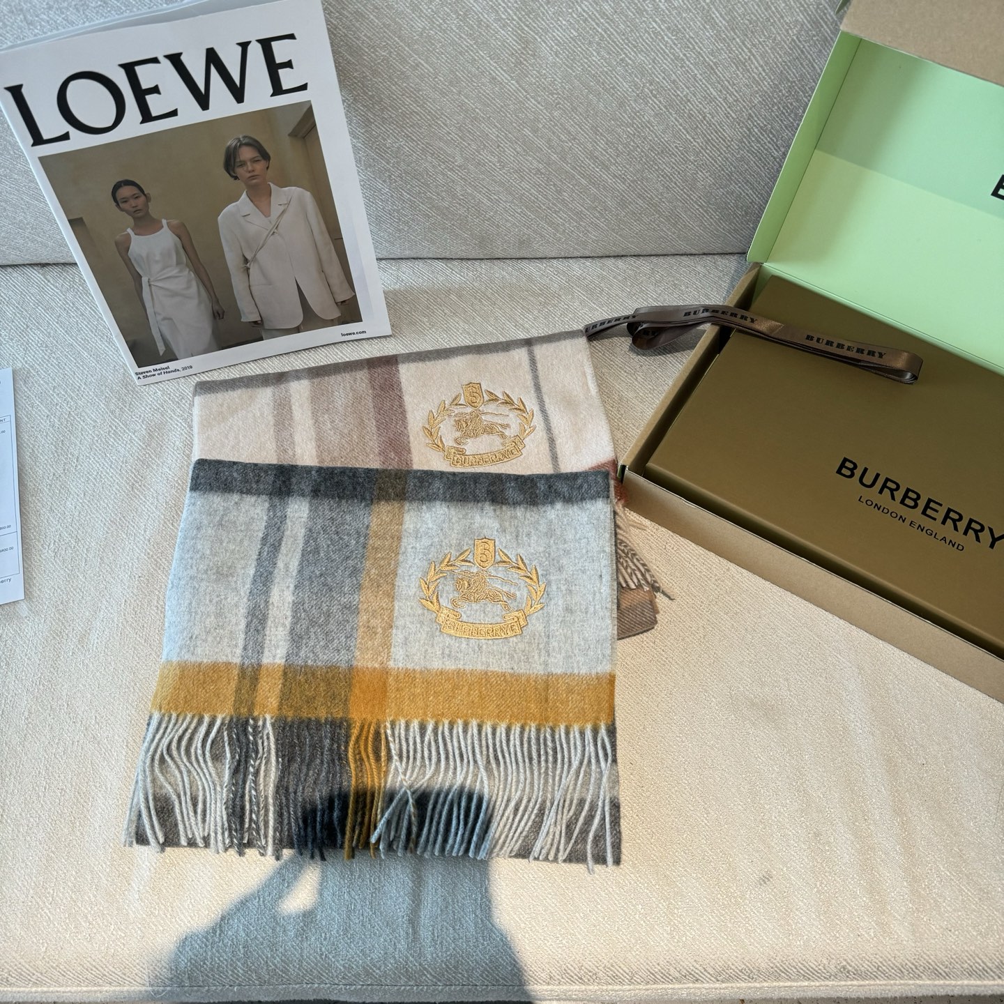 🆕Burberry · 巴宝莉格子围巾❗️男士福利 好看的要疯掉了，太有型太有魅力了❗️❗️非常斯文时尚