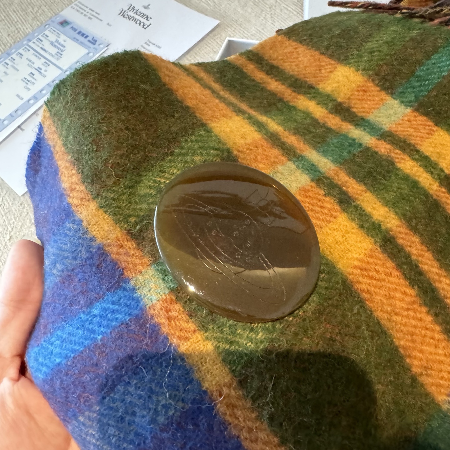 到货‼️ 𝐕𝐢𝐯𝐢𝐞𝐧𝐧𝐞 𝐖𝐞𝐬𝐭𝐰𝐨𝐨𝐝🪐✨经典格子土星🪐格子斗篷披肩 vivienne westw