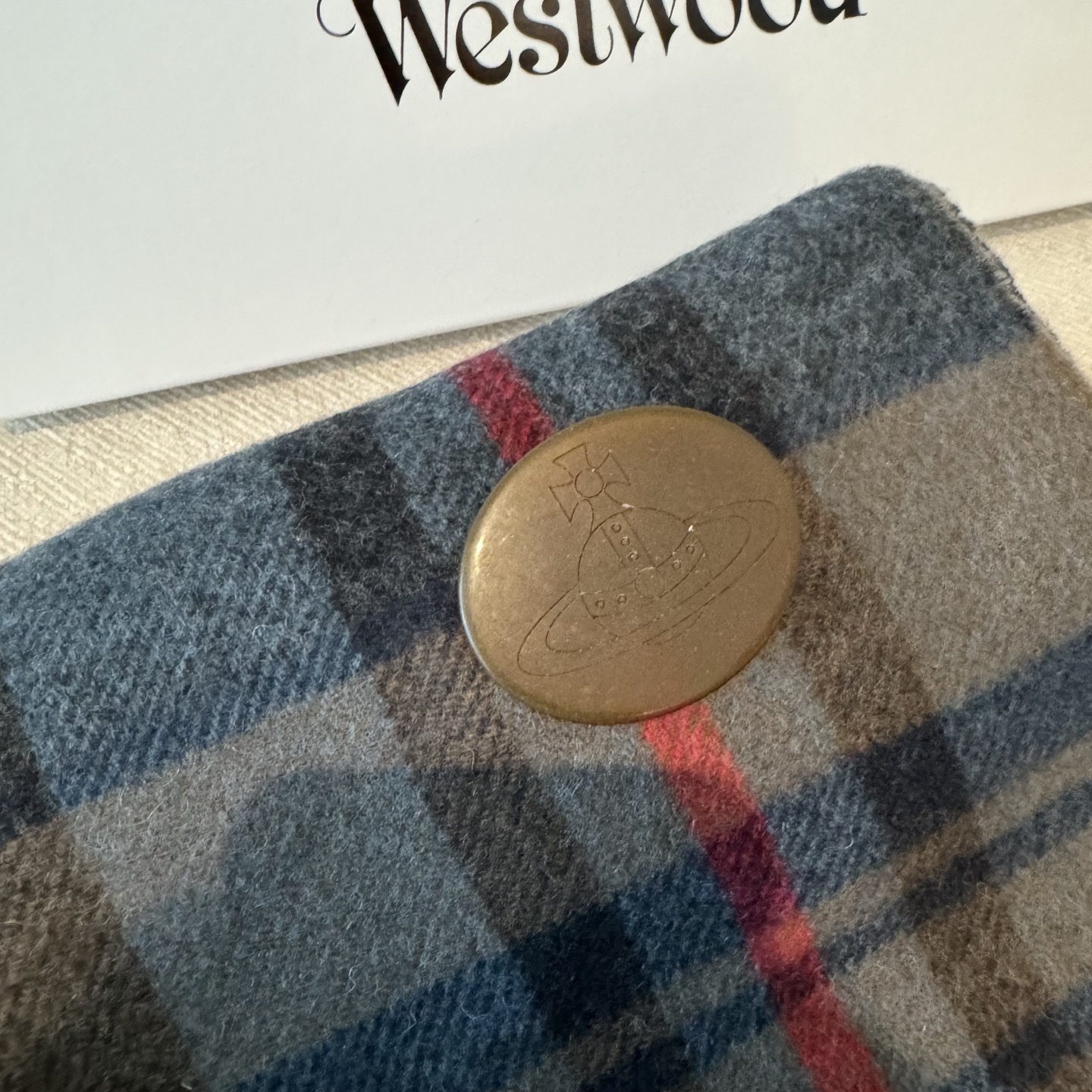 到货‼️ 𝐕𝐢𝐯𝐢𝐞𝐧𝐧𝐞 𝐖𝐞𝐬𝐭𝐰𝐨𝐨𝐝🪐✨经典格子土星🪐格子斗篷披肩 vivienne westw