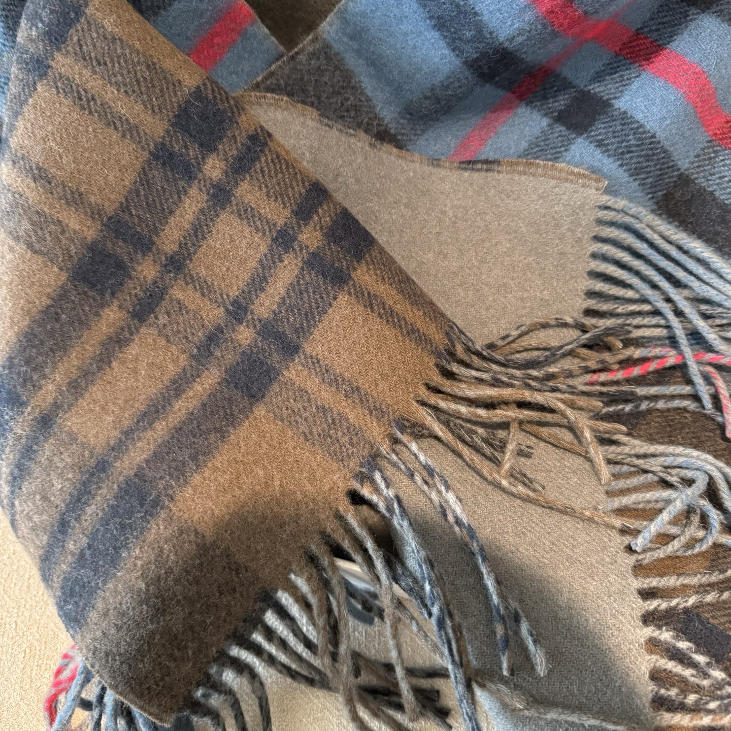 到货‼️ 𝐕𝐢𝐯𝐢𝐞𝐧𝐧𝐞 𝐖𝐞𝐬𝐭𝐰𝐨𝐨𝐝🪐✨经典格子土星🪐格子斗篷披肩 vivienne westw