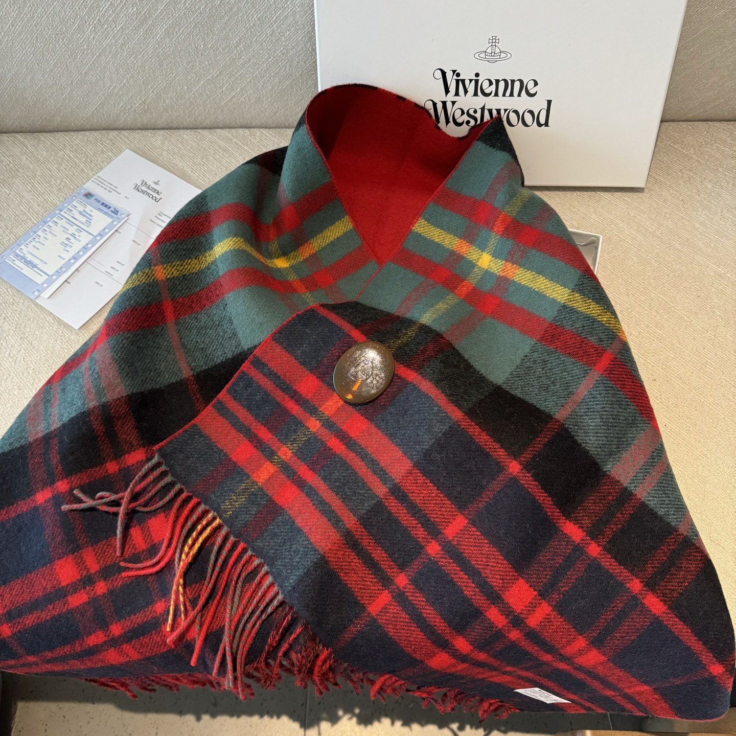 到货‼️ 𝐕𝐢𝐯𝐢𝐞𝐧𝐧𝐞 𝐖𝐞𝐬𝐭𝐰𝐨𝐨𝐝🪐✨经典格子土星🪐格子斗篷披肩 vivienne westw