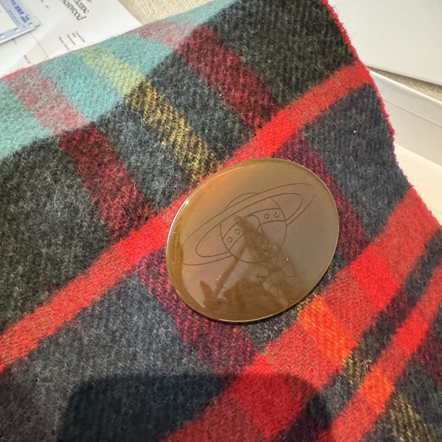 到货‼️ 𝐕𝐢𝐯𝐢𝐞𝐧𝐧𝐞 𝐖𝐞𝐬𝐭𝐰𝐨𝐨𝐝🪐✨经典格子土星🪐格子斗篷披肩 vivienne westw