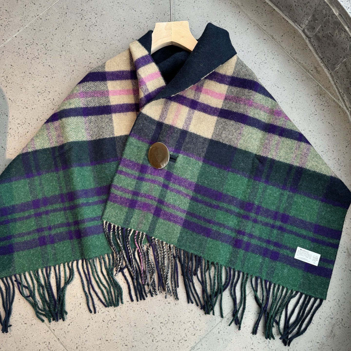 到货‼️ 𝐕𝐢𝐯𝐢𝐞𝐧𝐧𝐞 𝐖𝐞𝐬𝐭𝐰𝐨𝐨𝐝🪐✨经典格子土星🪐格子斗篷披肩 vivienne westw