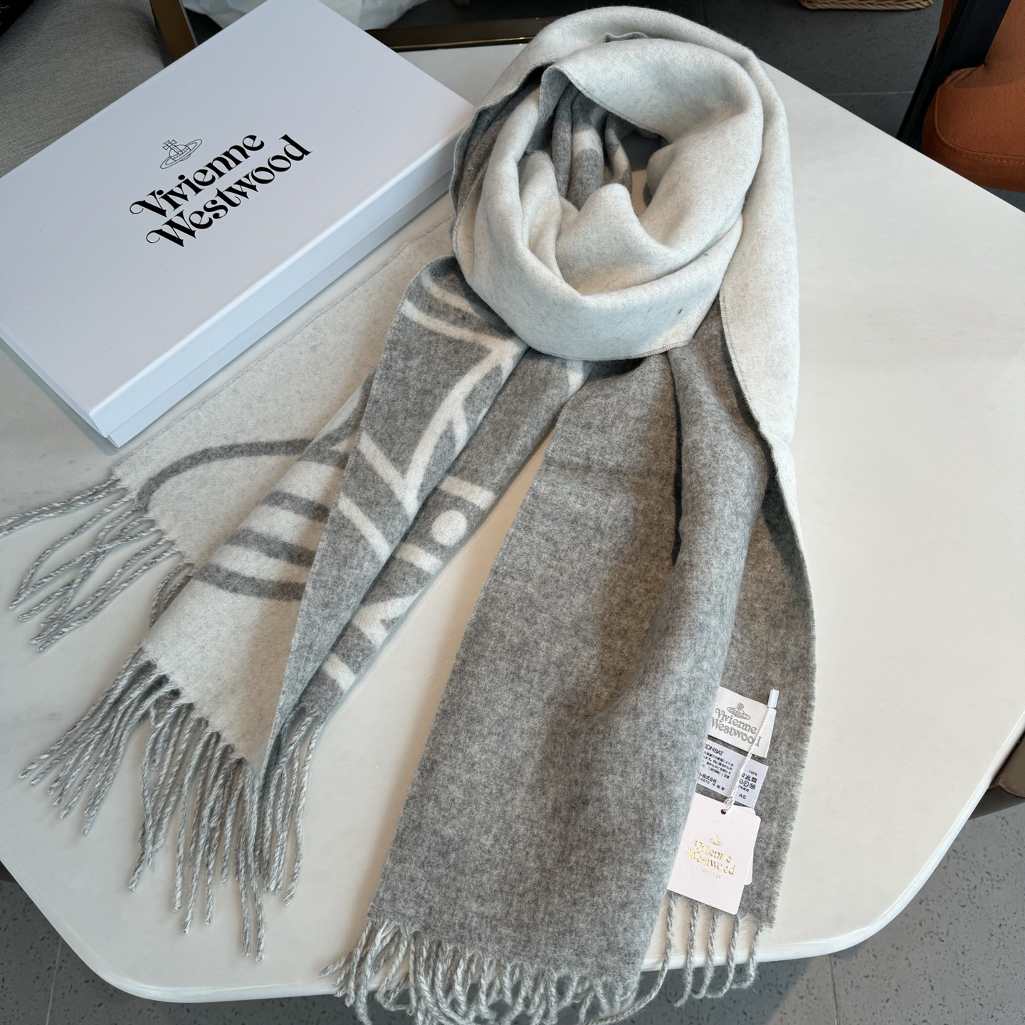 💟高品质到货！ 西太后超美新款双面围巾！超级推荐入手！质感好货！据说超难买哦！！做工非常精致，很有分量，