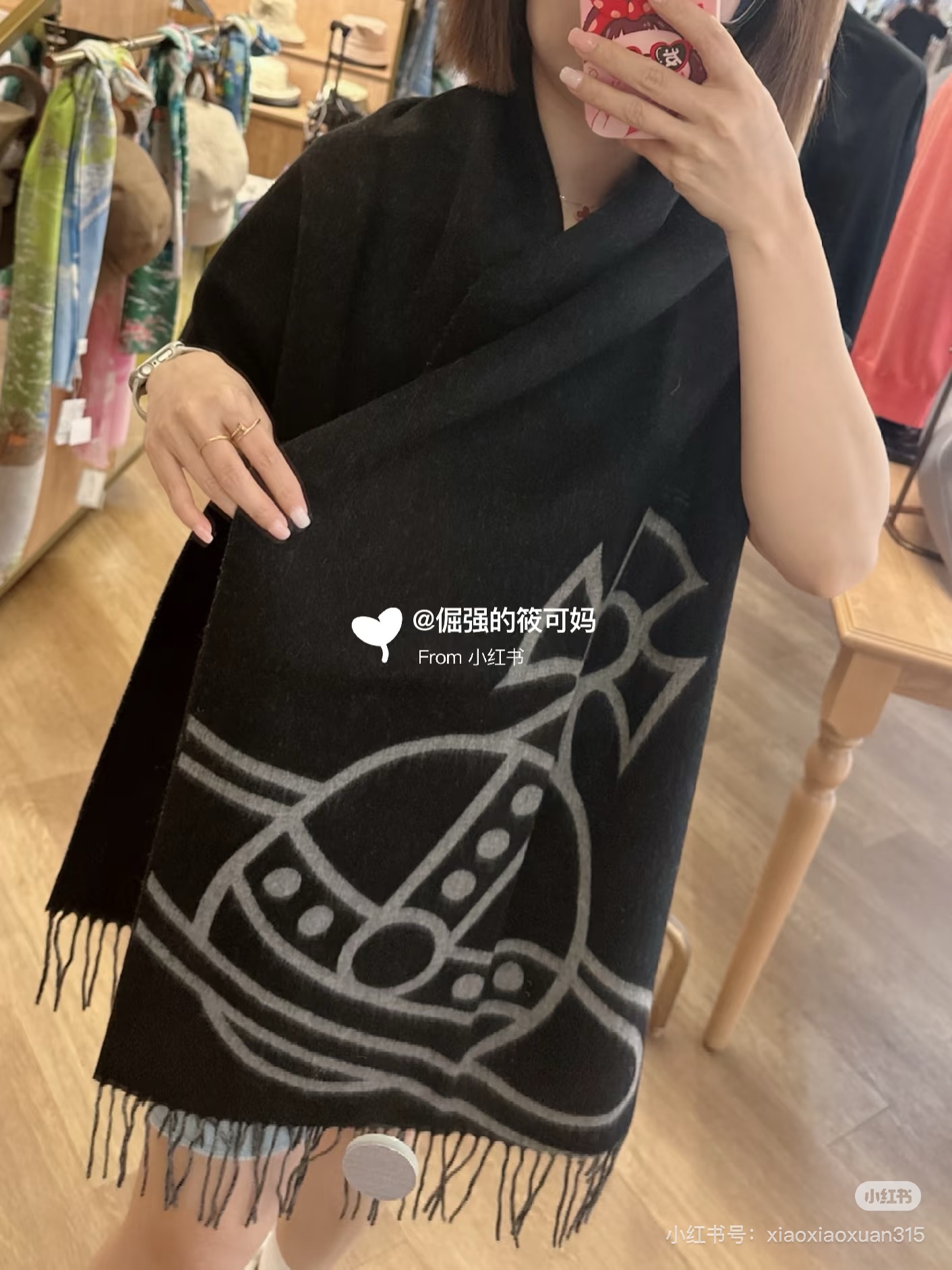 💟高品质到货！ 西太后超美新款双面围巾！超级推荐入手！质感好货！据说超难买哦！！做工非常精致，很有分量，