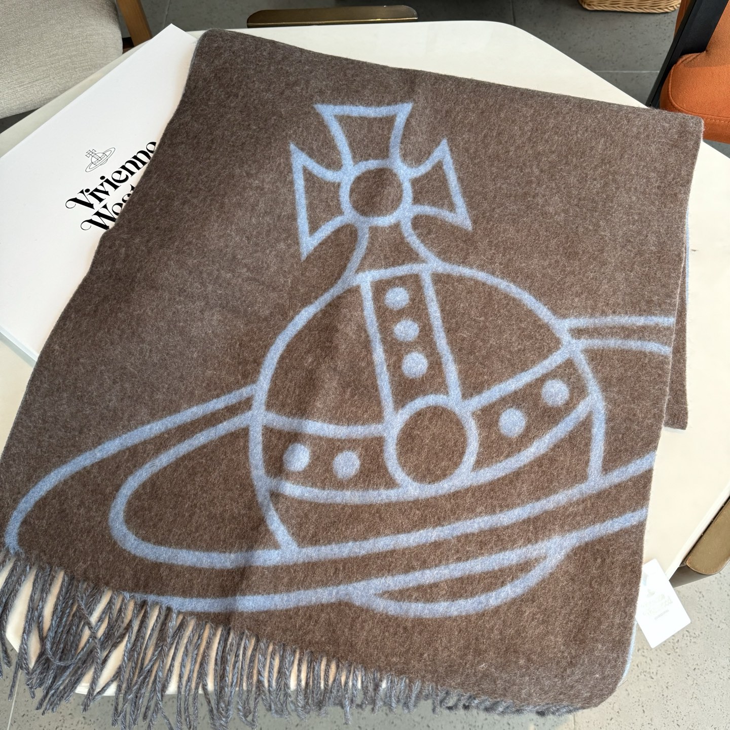 💟高品质到货！ 西太后超美新款双面围巾！超级推荐入手！质感好货！据说超难买哦！！做工非常精致，很有分量，