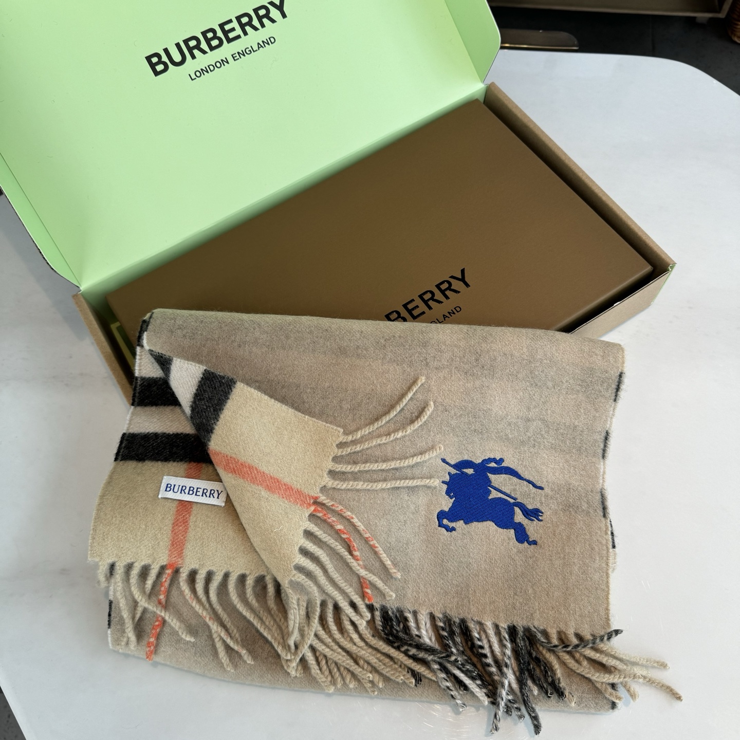 💨顶级高端货现货发行⚠️🎀💟巴宝莉专柜超爆万年款✨【经典长巾】羊绒围巾✨品质手感好到不行‼️100%顶级