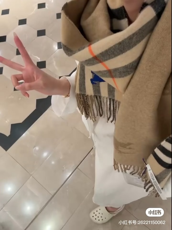 💨顶级高端货现货发行⚠️🎀💟巴宝莉专柜超爆万年款✨【经典长巾】羊绒围巾✨品质手感好到不行‼️100%顶级