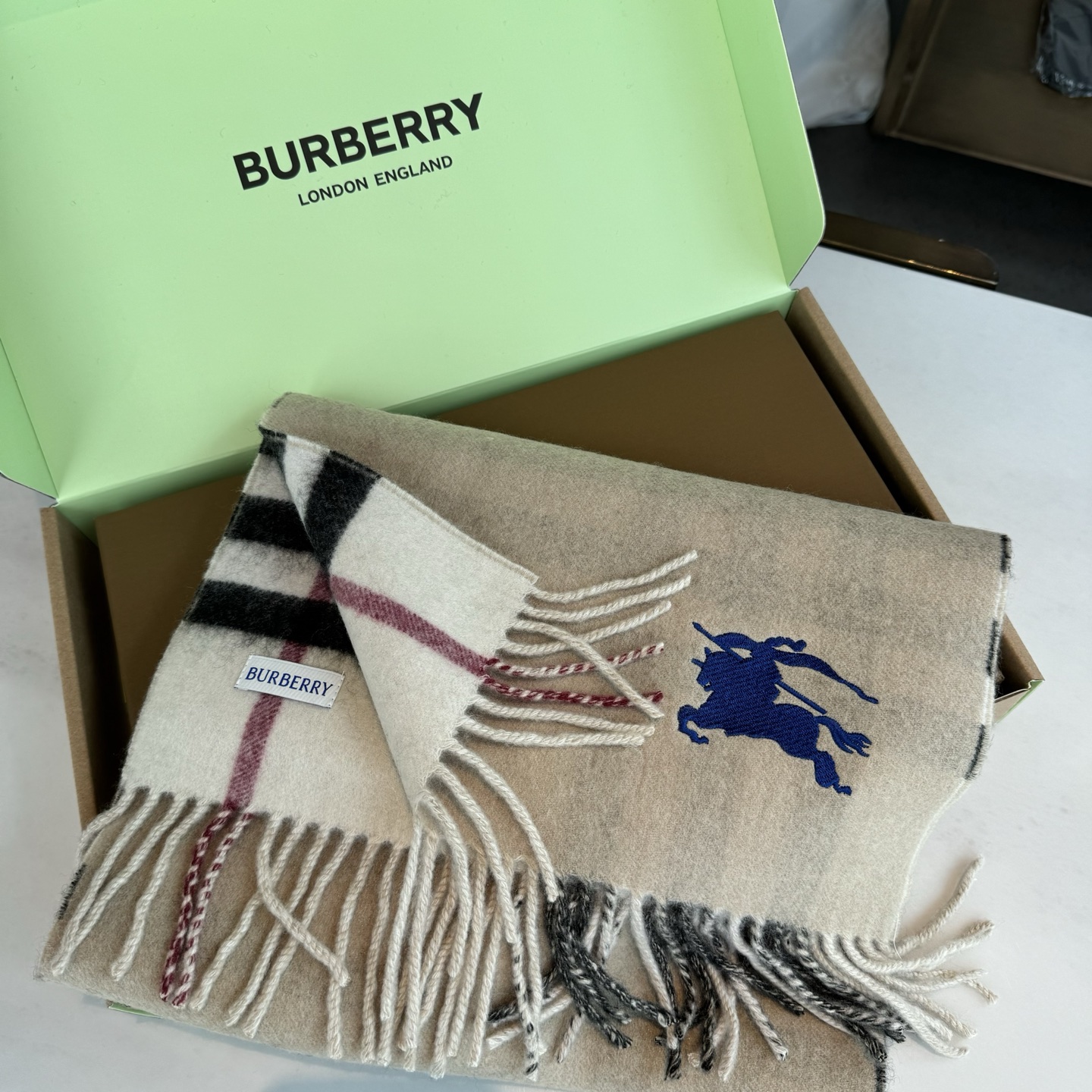 💨顶级高端货现货发行⚠️🎀💟巴宝莉专柜超爆万年款✨【经典长巾】羊绒围巾✨品质手感好到不行‼️100%顶级