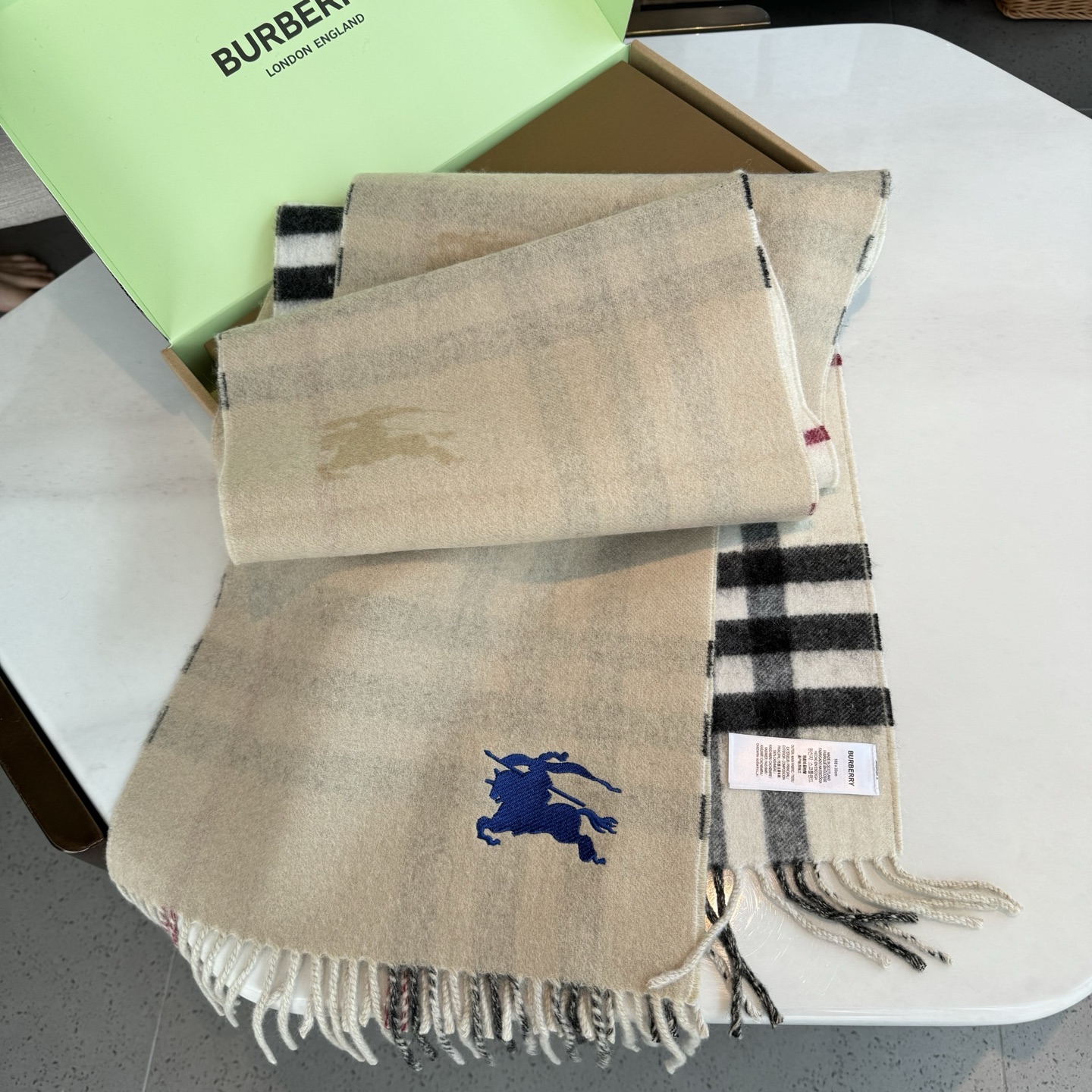 💨顶级高端货现货发行⚠️🎀💟巴宝莉专柜超爆万年款✨【经典长巾】羊绒围巾✨品质手感好到不行‼️100%顶级