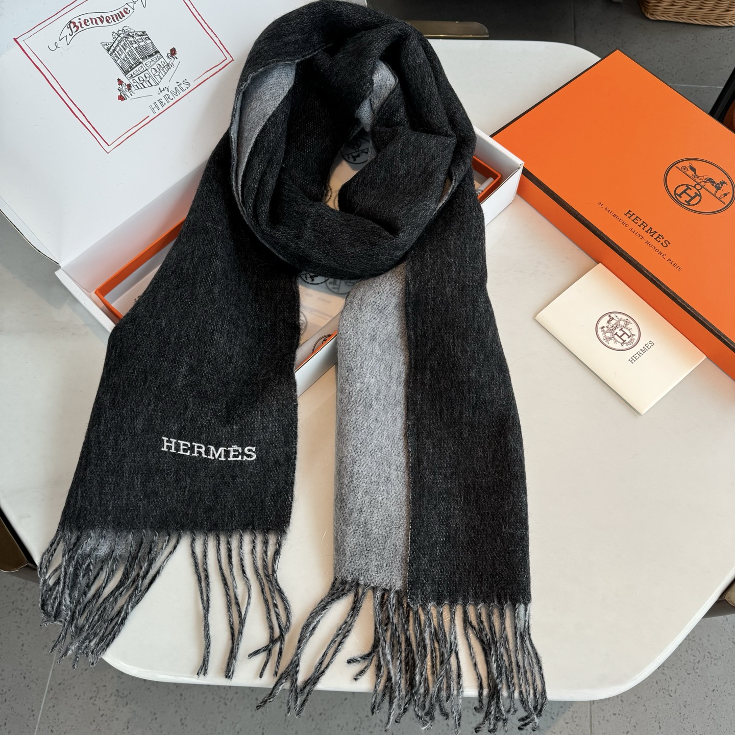 👑👑 HERMES【爱马仕】2025 ❗️巴黎时装展商务男士女士通用双面羊绒披肩。代工厂臻选上乘的超细羊