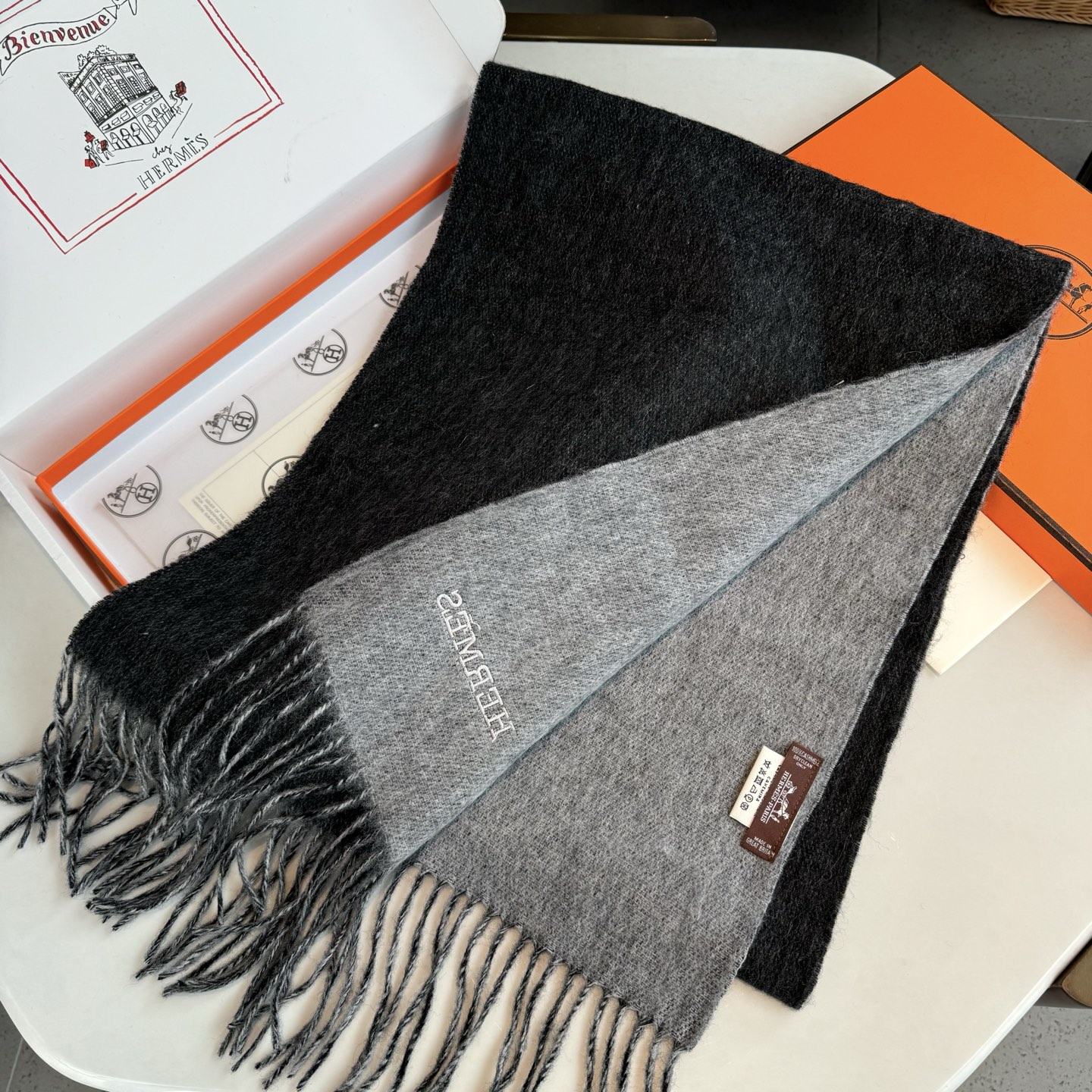 👑👑 HERMES【爱马仕】2025 ❗️巴黎时装展商务男士女士通用双面羊绒披肩。代工厂臻选上乘的超细羊