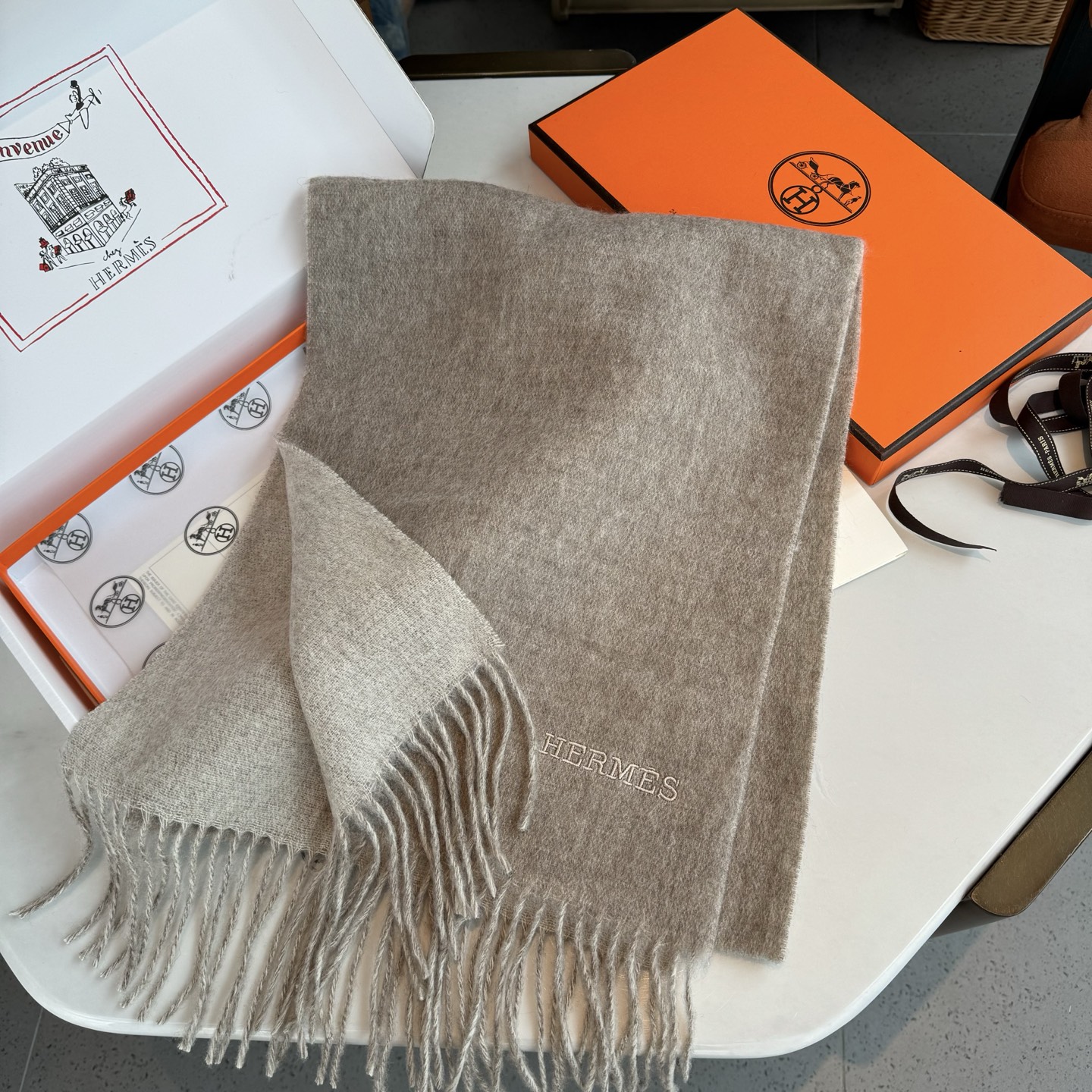 👑👑 HERMES【爱马仕】2025 ❗️巴黎时装展商务男士女士通用双面羊绒披肩。代工厂臻选上乘的超细羊