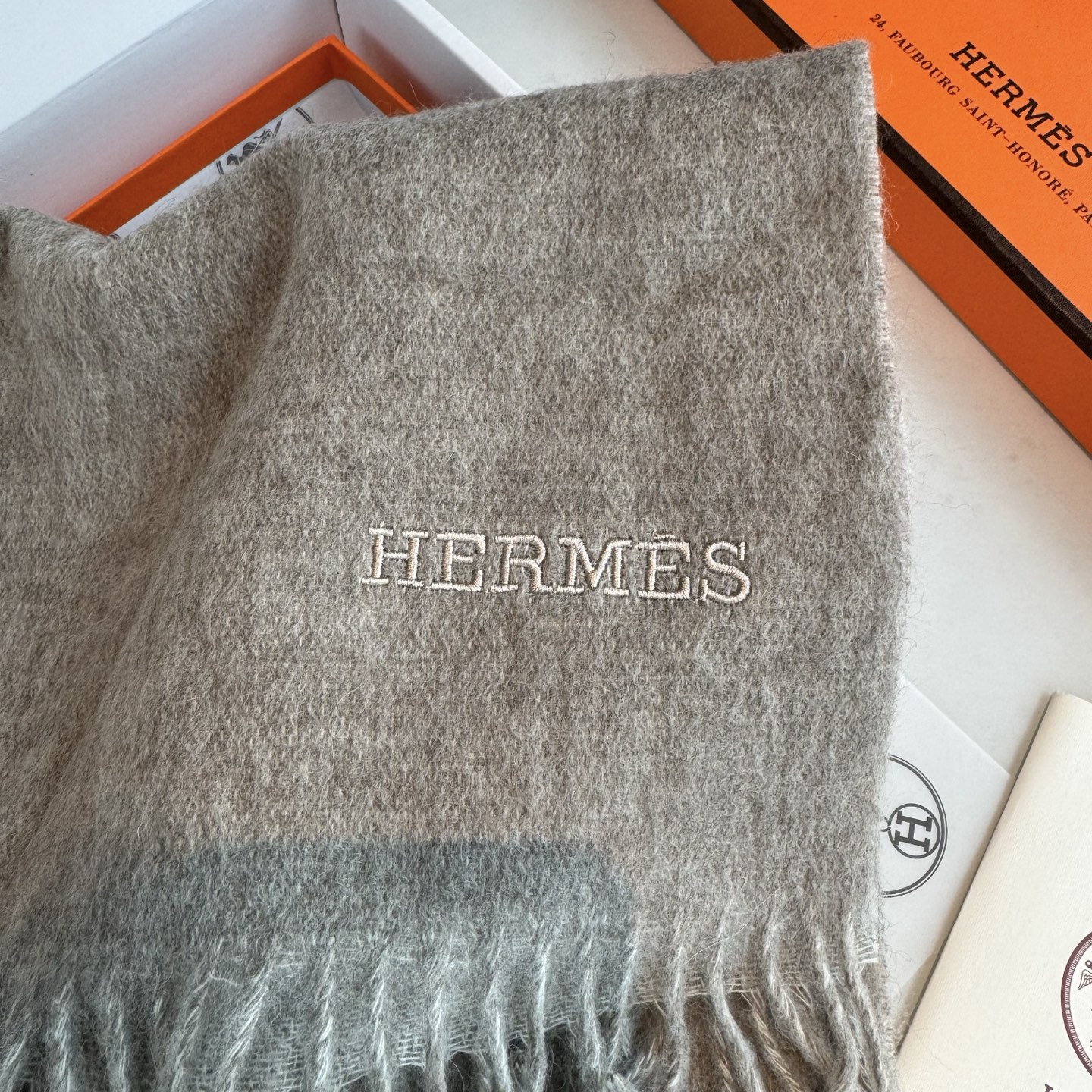 👑👑 HERMES【爱马仕】2025 ❗️巴黎时装展商务男士女士通用双面羊绒披肩。代工厂臻选上乘的超细羊