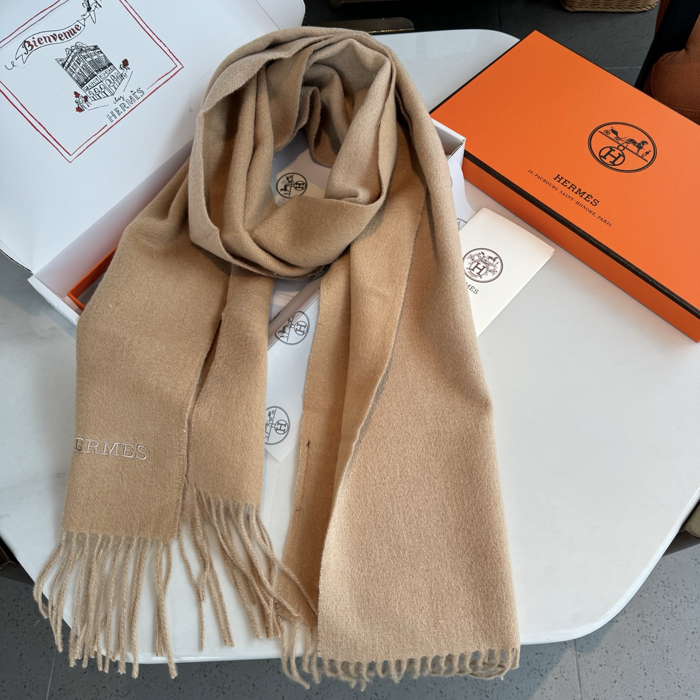 👑👑 HERMES【爱马仕】2024 ❗️巴黎时装展商务男士女士通用双面羊绒披肩。代工厂臻选上乘的超细羊