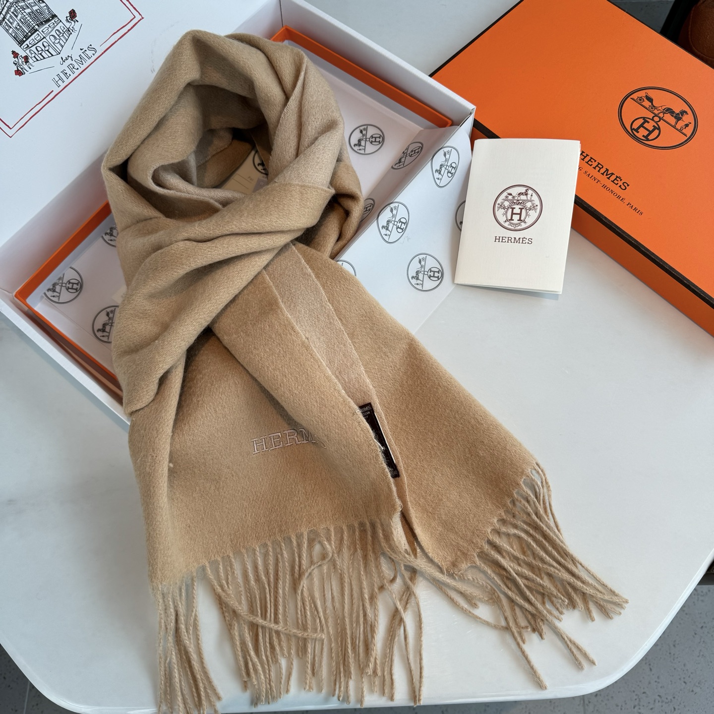 👑👑 HERMES【爱马仕】2024 ❗️巴黎时装展商务男士女士通用双面羊绒披肩。代工厂臻选上乘的超细羊