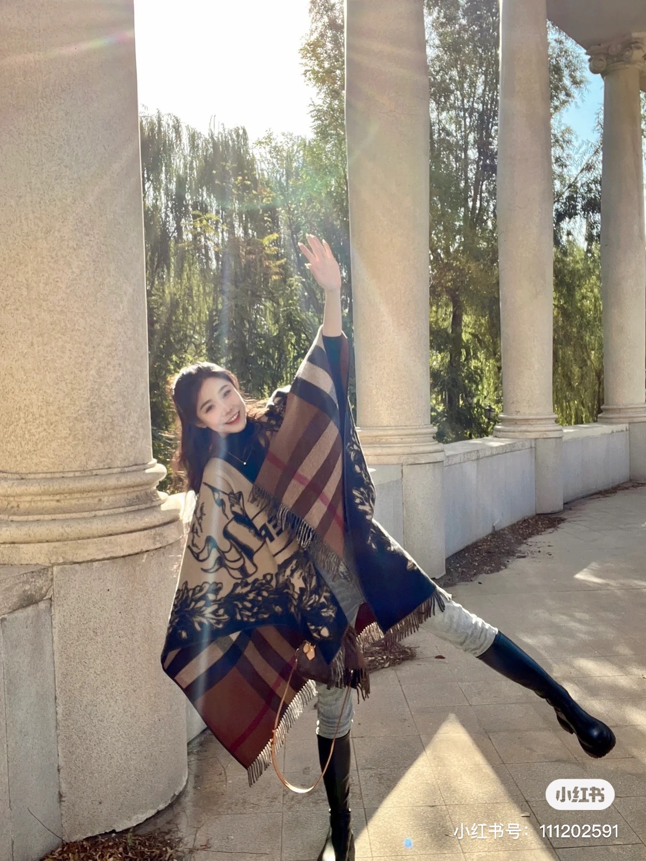 高版本burberry最新款骑士战马双面提花披肩斗篷‼️经典中的经典.❗️❗️介绍这款AB面效果很难织造