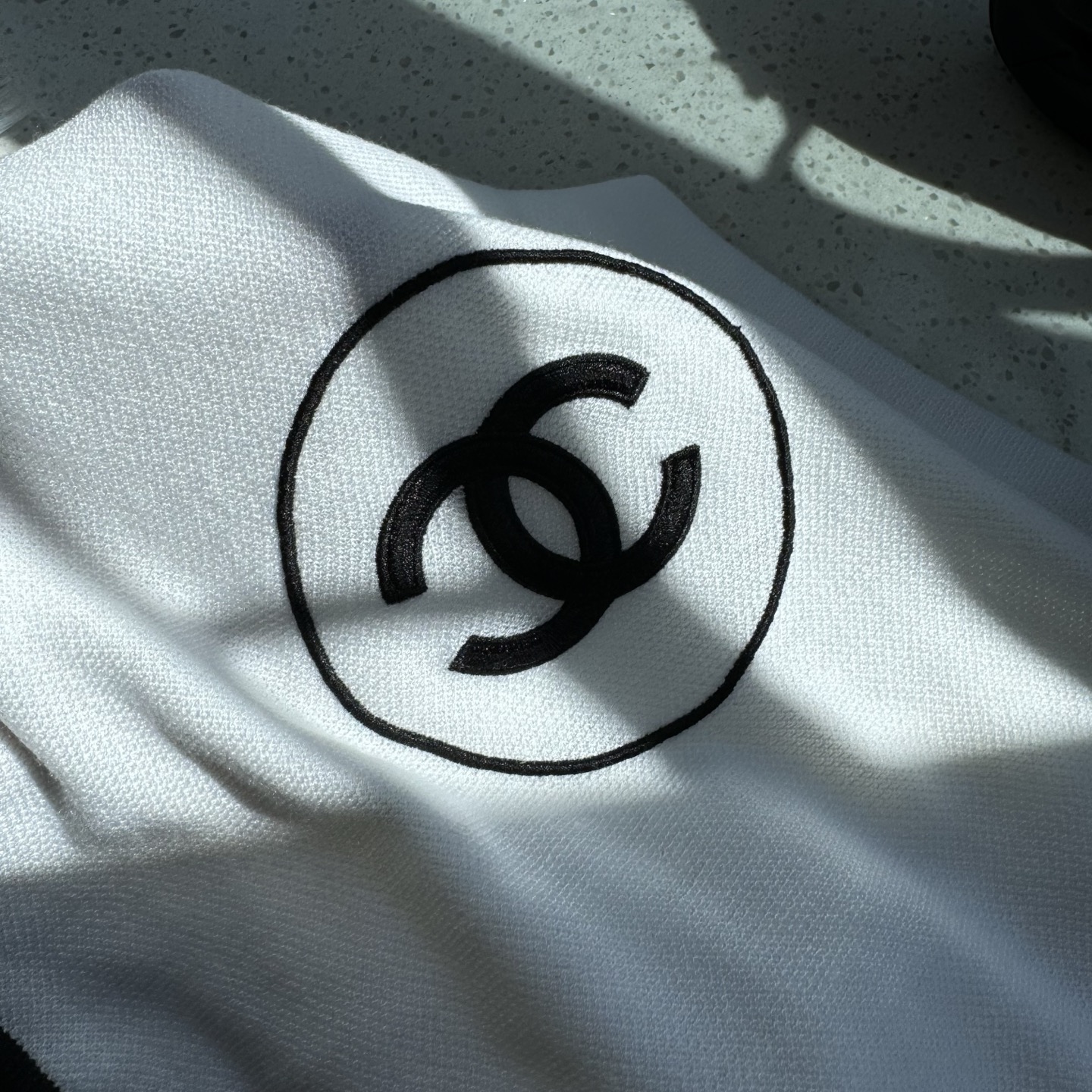 普通款到货 ❤️不要问我为什么贵 👇看品质‼️‼️‼️Chanel 小香薄款丝绒长巾（吴昕 、古力娜扎同