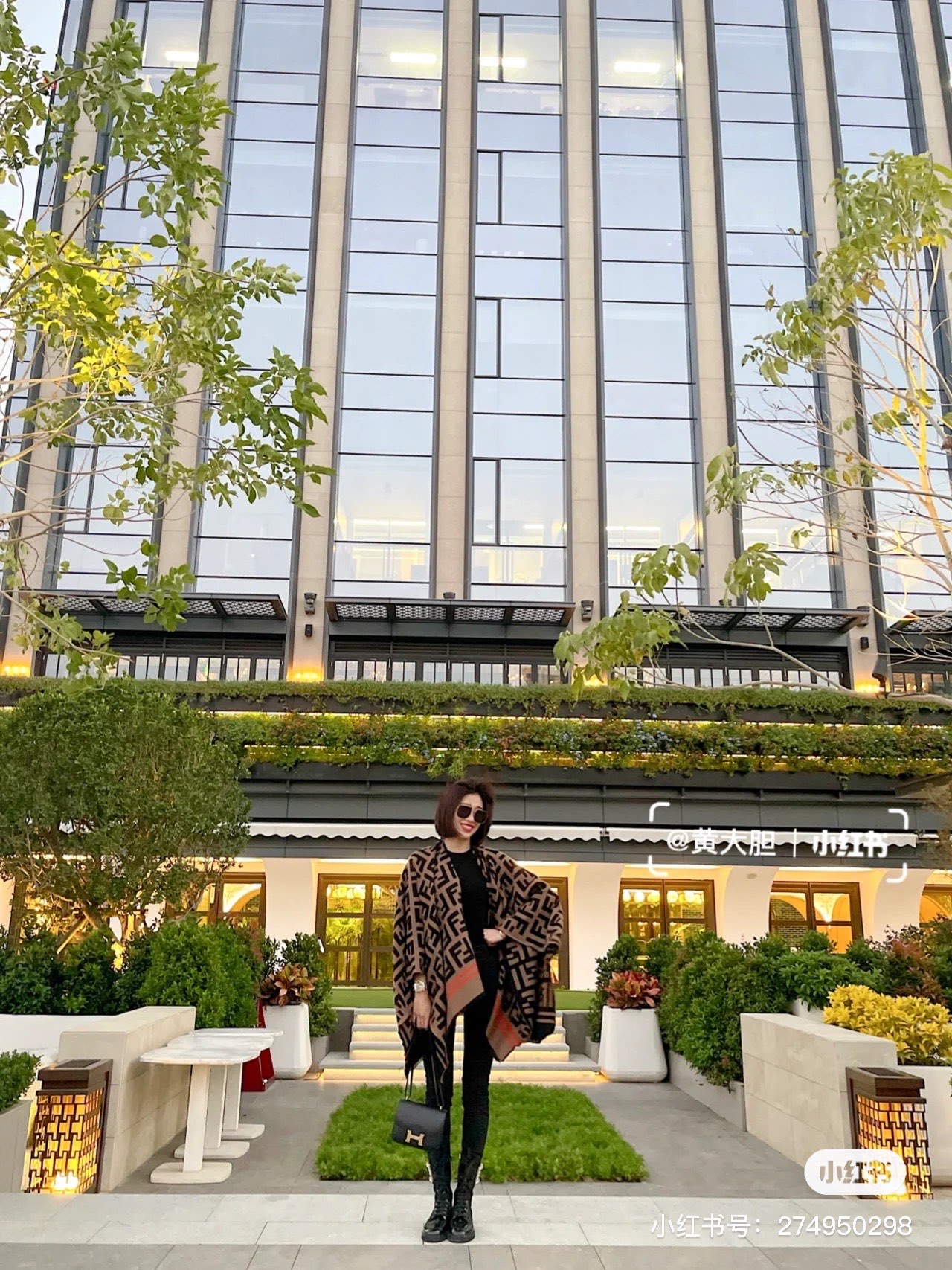 一直。。重磅最新经典FF字母元素羊毛斗篷，大极品‼️正儿八经的好东西，真材实料非常重磅‼️时下刮起了FF