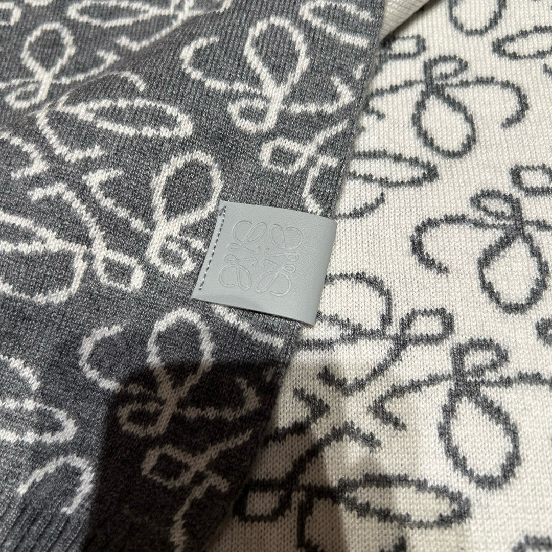 LOEWE原单❗️重磅推荐‼️2025新款针织围巾 男女同款❗️✨✨低调的奢侈感❗️极品柔美精英高手级别