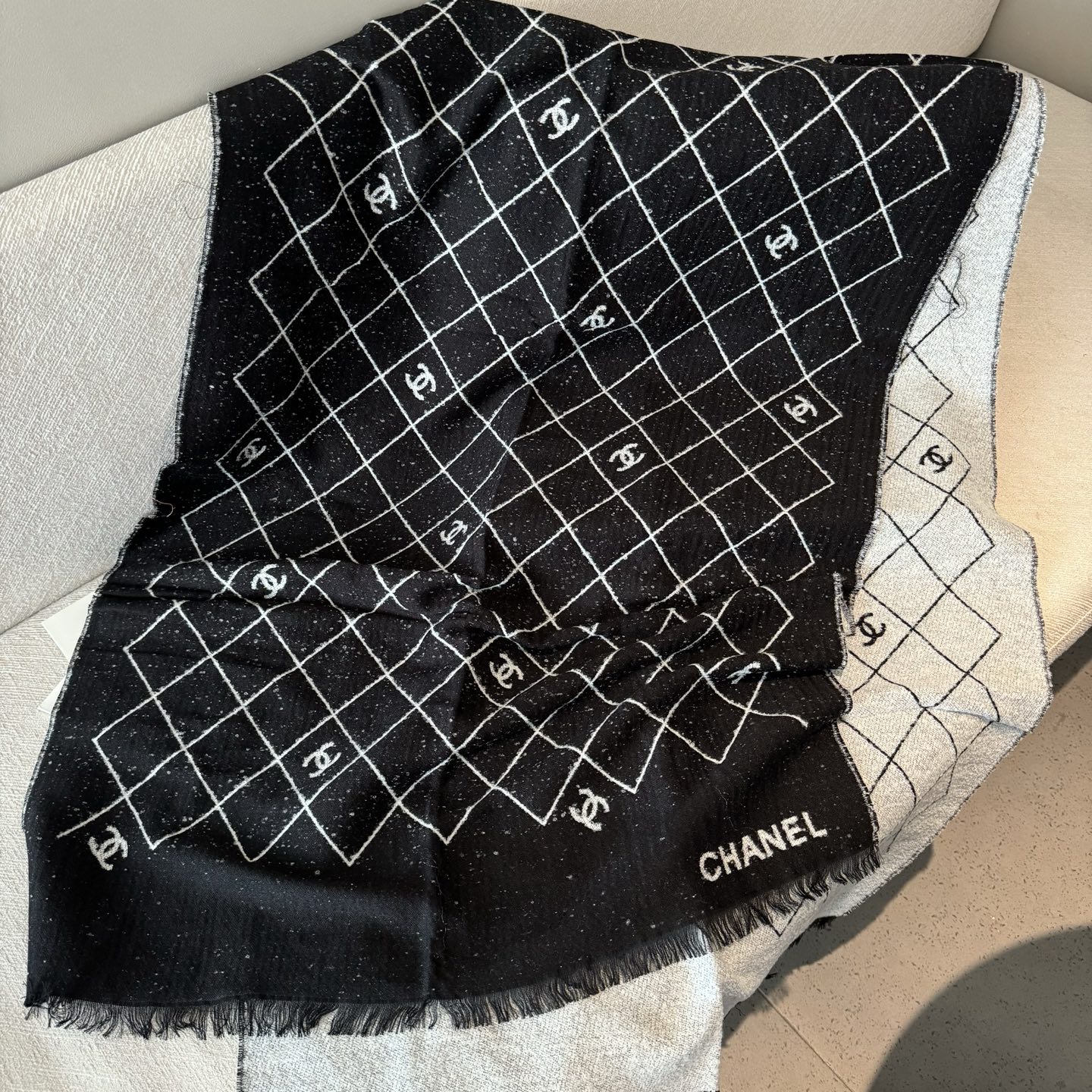 🆕🆕🆕【▪Chanel · 香奈儿难得一见的针织单品，温柔配色，超级迷恋❗️气质低调恬静又不失优雅❗️】