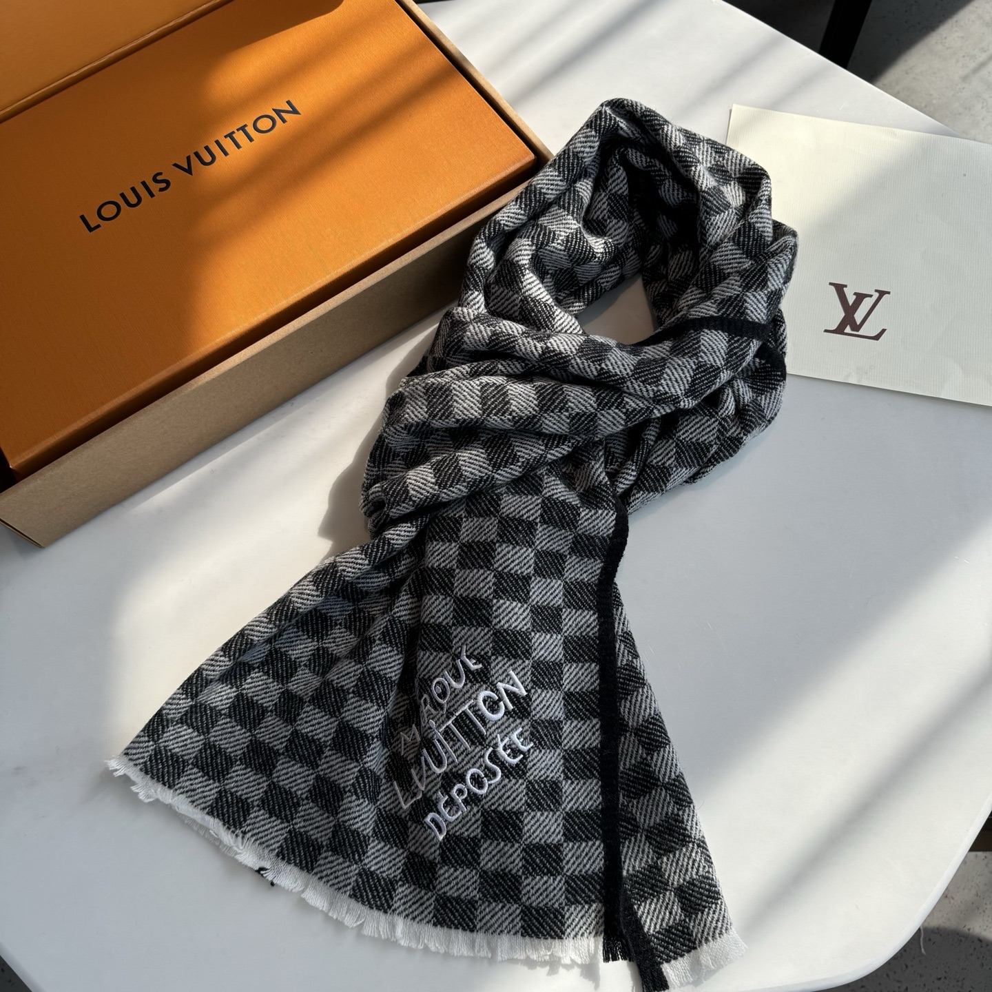 💃💃刺绣 LV 路易斯威登～极品原单【拼色棋盘格长巾】‼️♨️高尖端产物⚠️重磅呈现 ，绝无仅有 史无前
