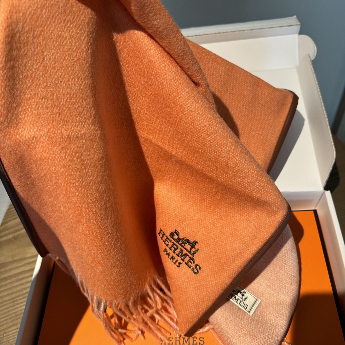 ✨✨【▪️Hermes新款！！男性荷尔蒙的魅力！！！ 】Hermes男士高端羊绒围巾！H真皮刺绣经典马头
