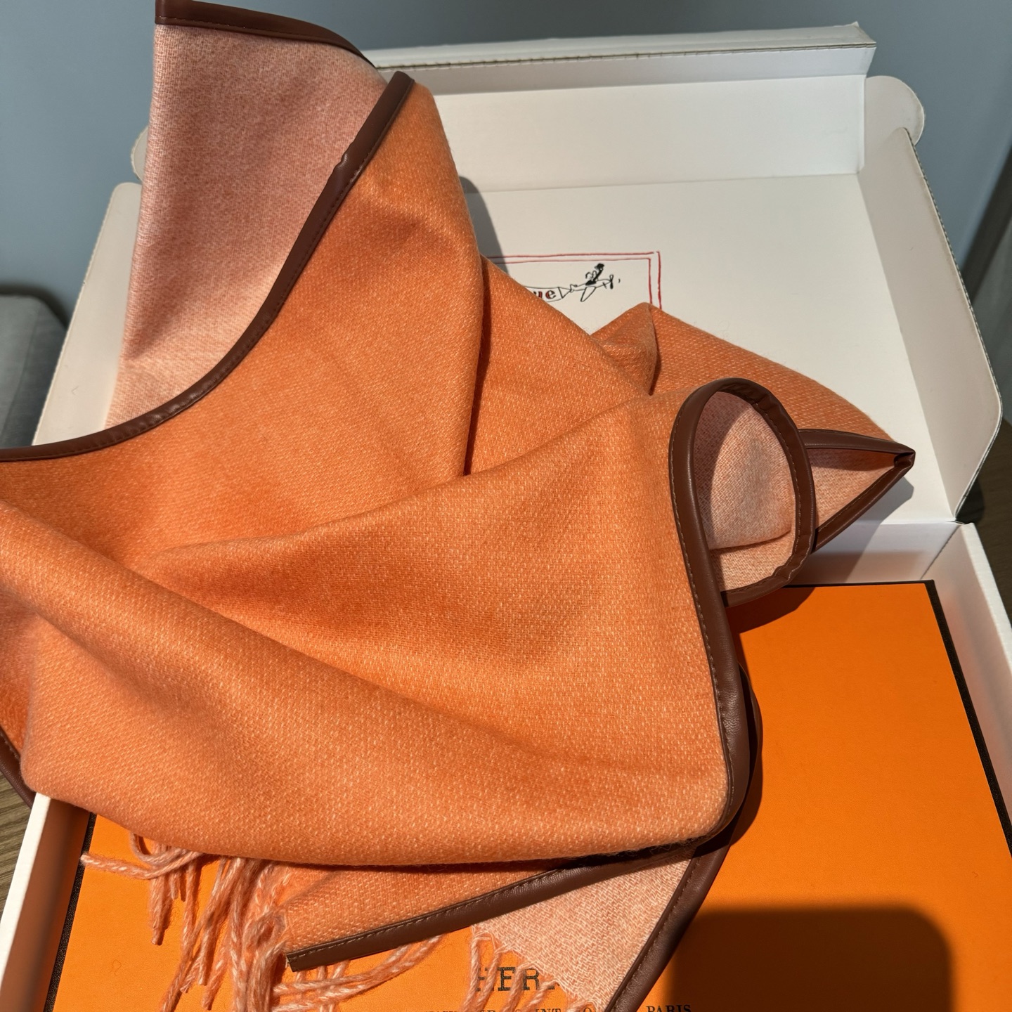 ✨✨【▪️Hermes新款！！男性荷尔蒙的魅力！！！ 】Hermes男士高端羊绒围巾！H真皮刺绣经典马头