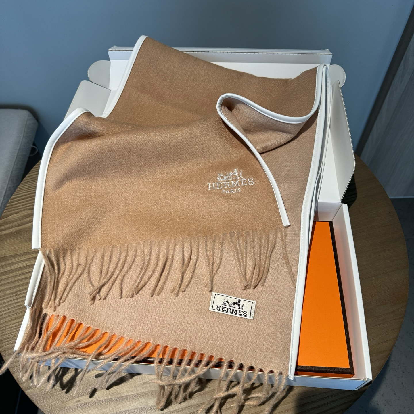 ✨✨【▪️Hermes新款！！男性荷尔蒙的魅力！！！ 】Hermes男士高端羊绒围巾！H真皮刺绣经典马头