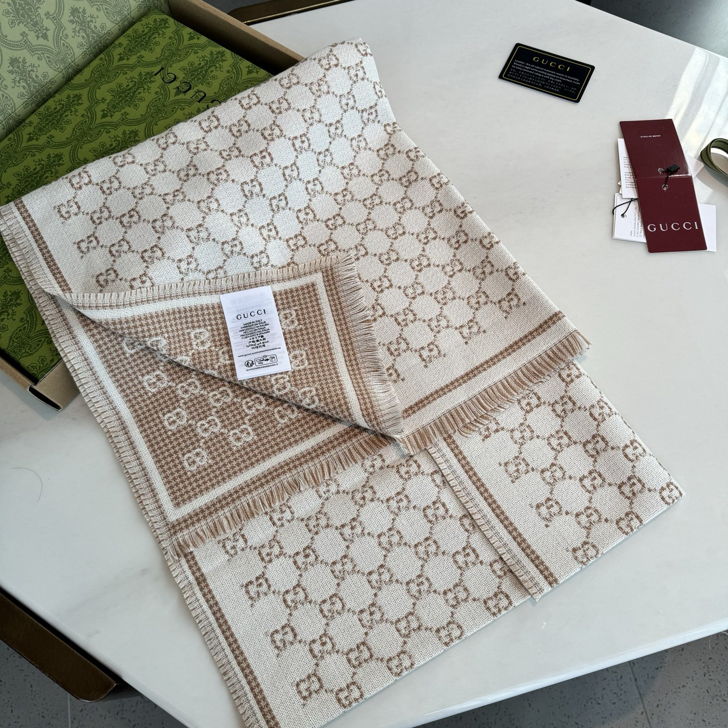 Gucci25新款金线编织围巾，很多细闪细闪的细节GUCCI【25新款GG羊毛围巾]GG羊毛围巾2025