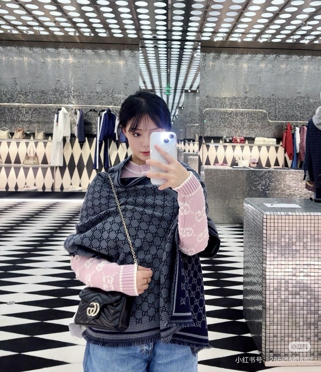 Gucci25新款金线编织围巾，很多细闪细闪的细节GUCCI【25新款GG羊毛围巾]GG羊毛围巾2025