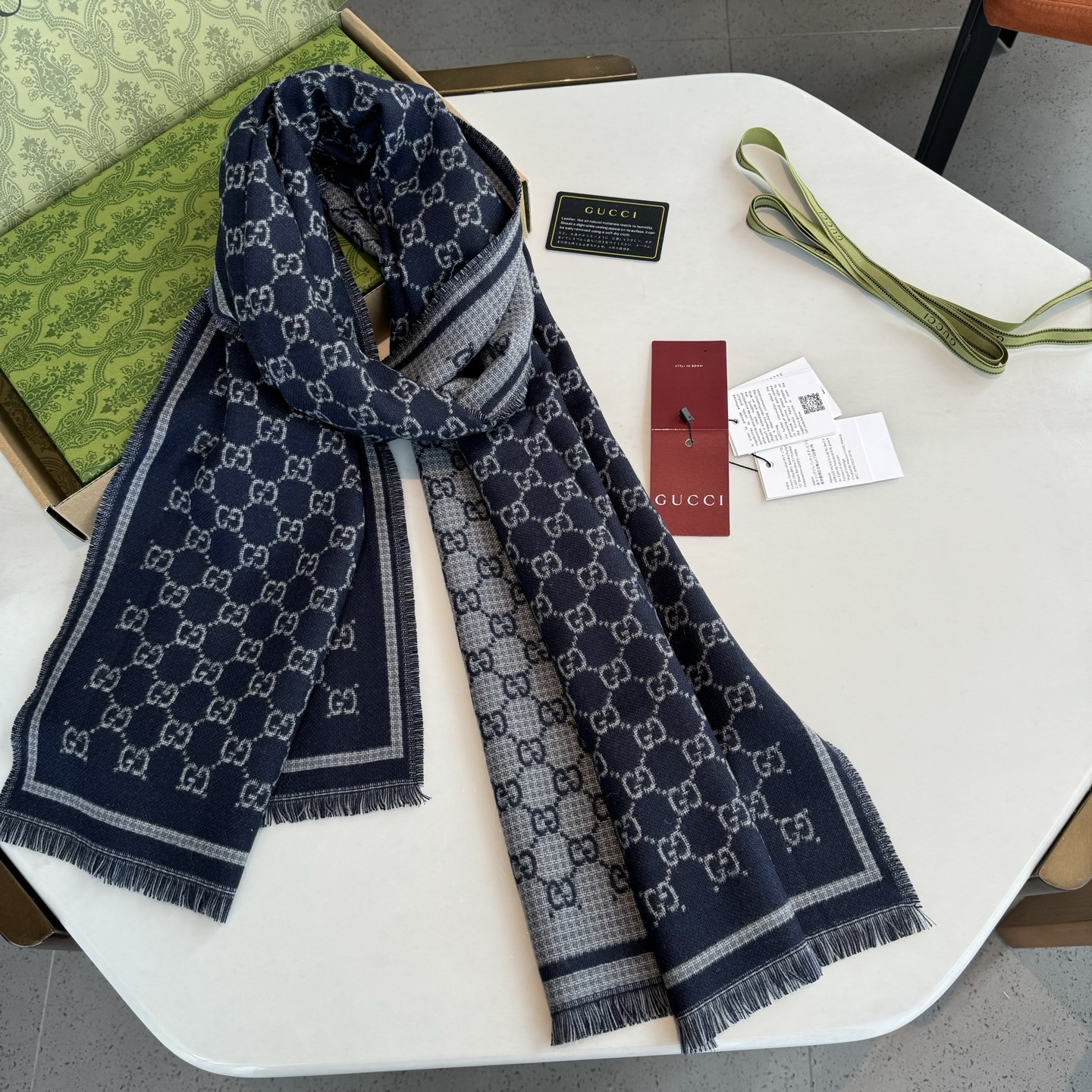 Gucci25新款金线编织围巾，很多细闪细闪的细节GUCCI【25新款GG羊毛围巾]GG羊毛围巾2025