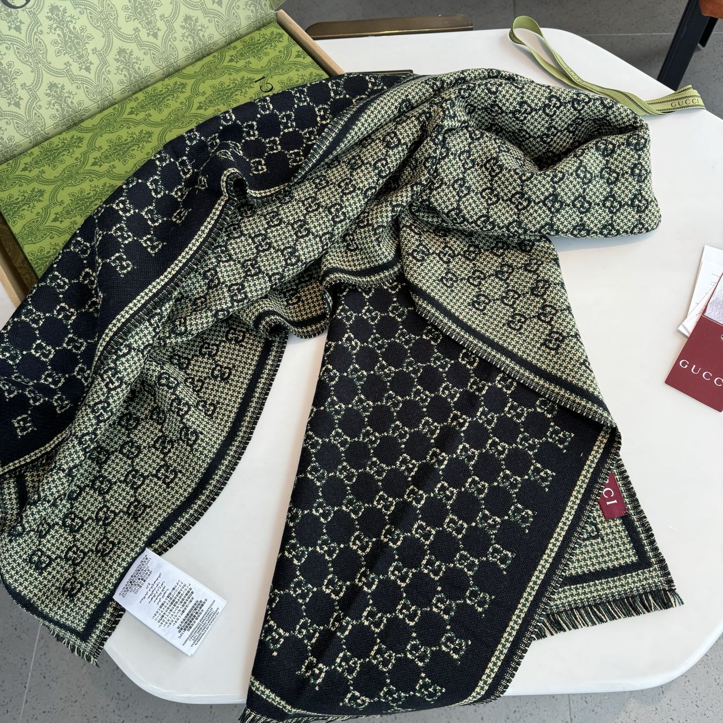 Gucci25新款金线编织围巾，很多细闪细闪的细节GUCCI【25新款GG羊毛围巾]GG羊毛围巾2025