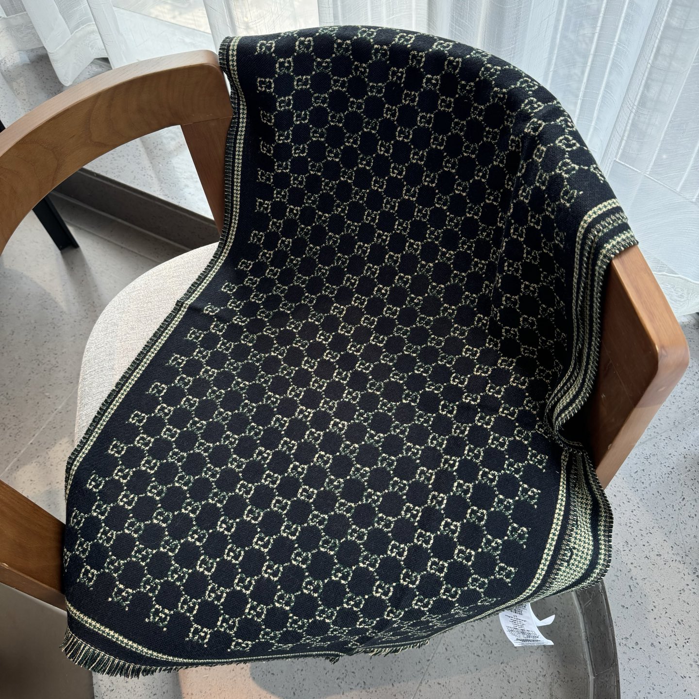 Gucci25新款金线编织围巾，很多细闪细闪的细节GUCCI【25新款GG羊毛围巾]GG羊毛围巾2025