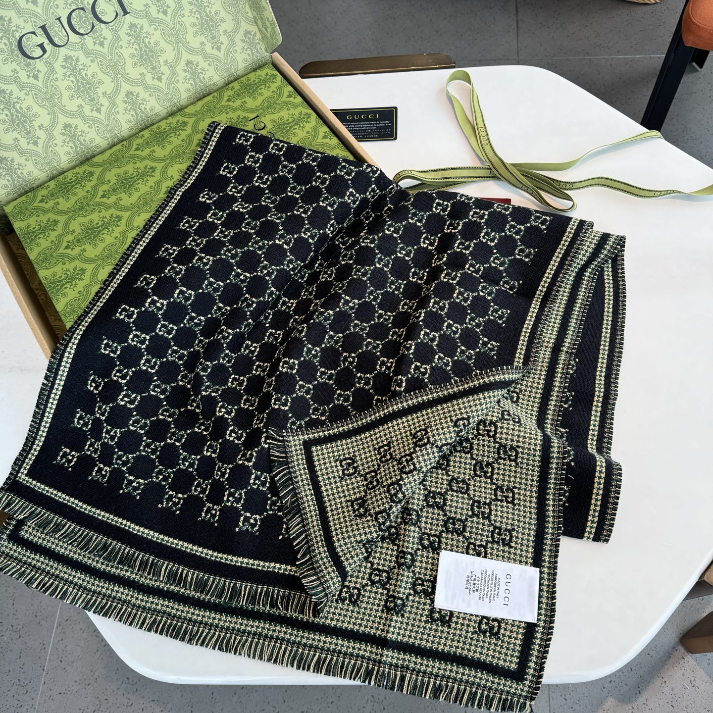 Gucci25新款金线编织围巾，很多细闪细闪的细节GUCCI【25新款GG羊毛围巾]GG羊毛围巾2025