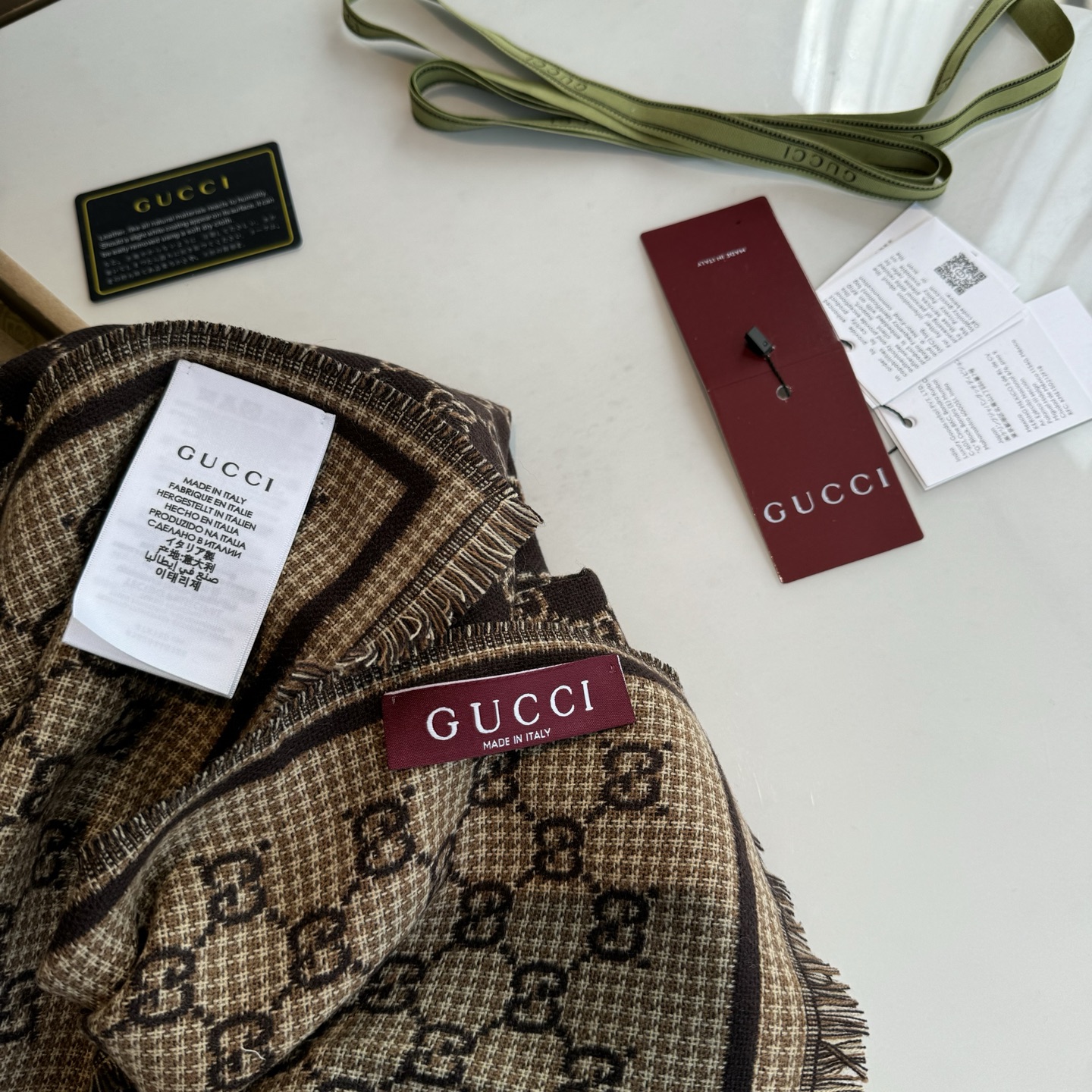 Gucci25新款金线编织围巾，很多细闪细闪的细节GUCCI【25新款GG羊毛围巾]GG羊毛围巾2025