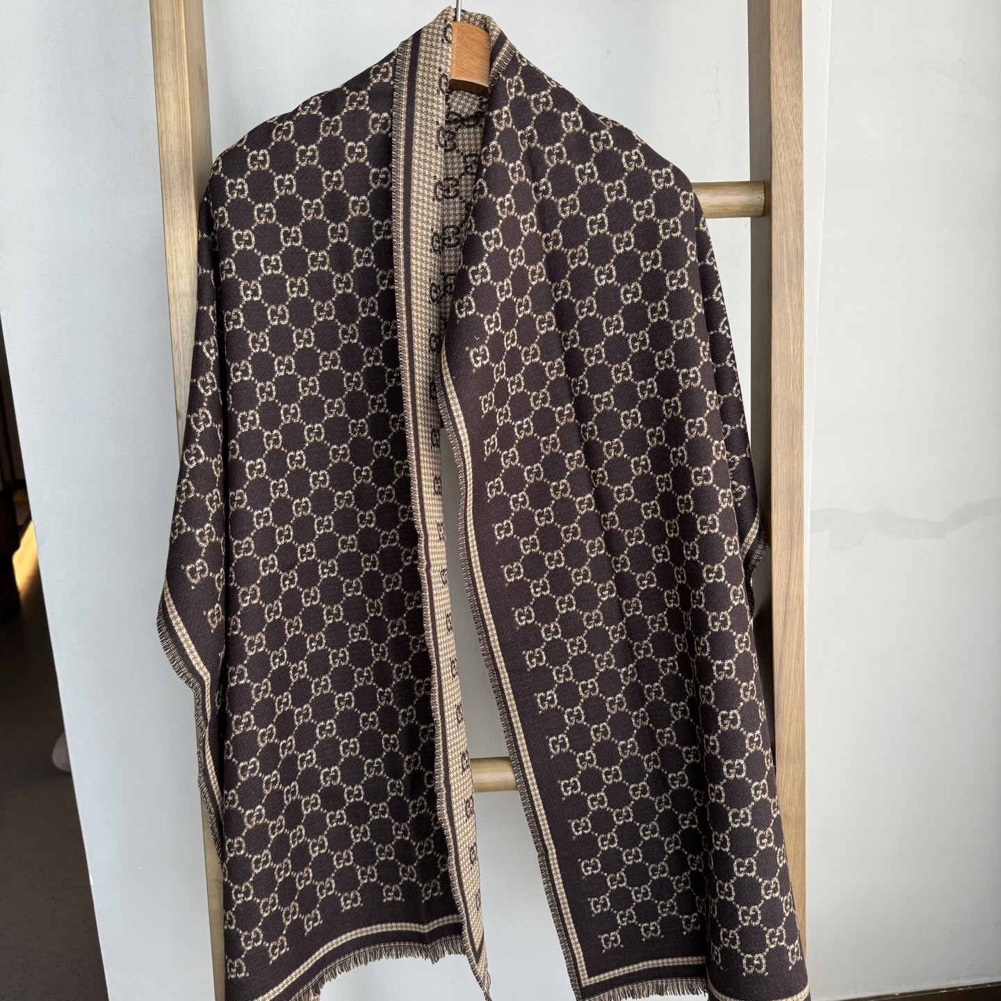 Gucci25新款金线编织围巾，很多细闪细闪的细节GUCCI【25新款GG羊毛围巾]GG羊毛围巾2025